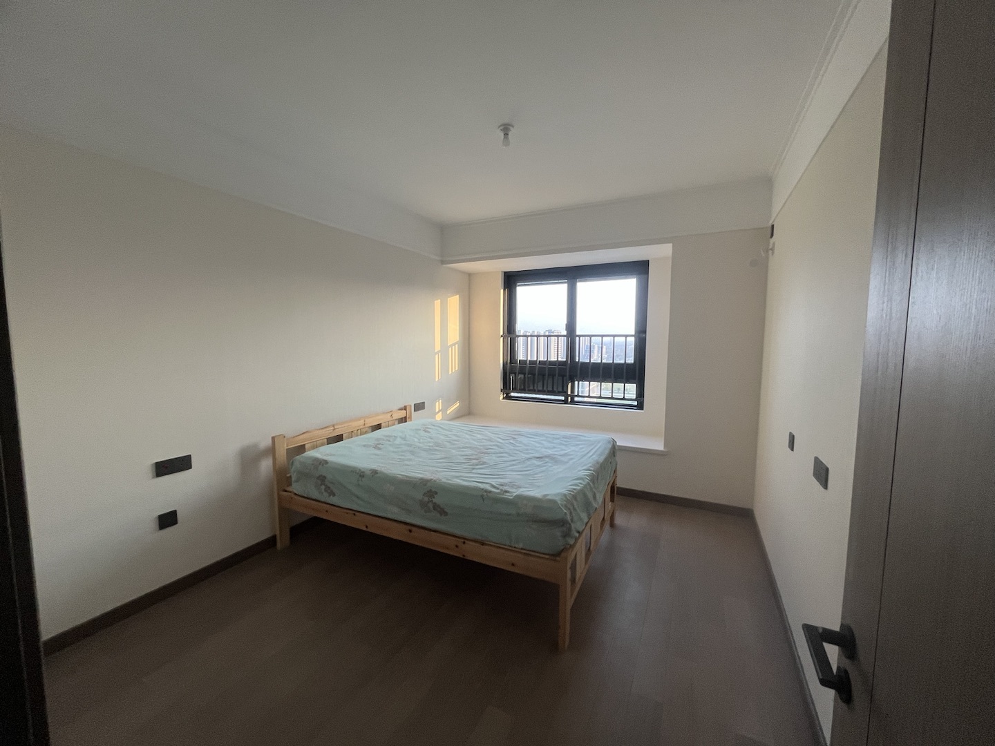 万科时代之光 3室1厅1卫 93.00m&sup2;