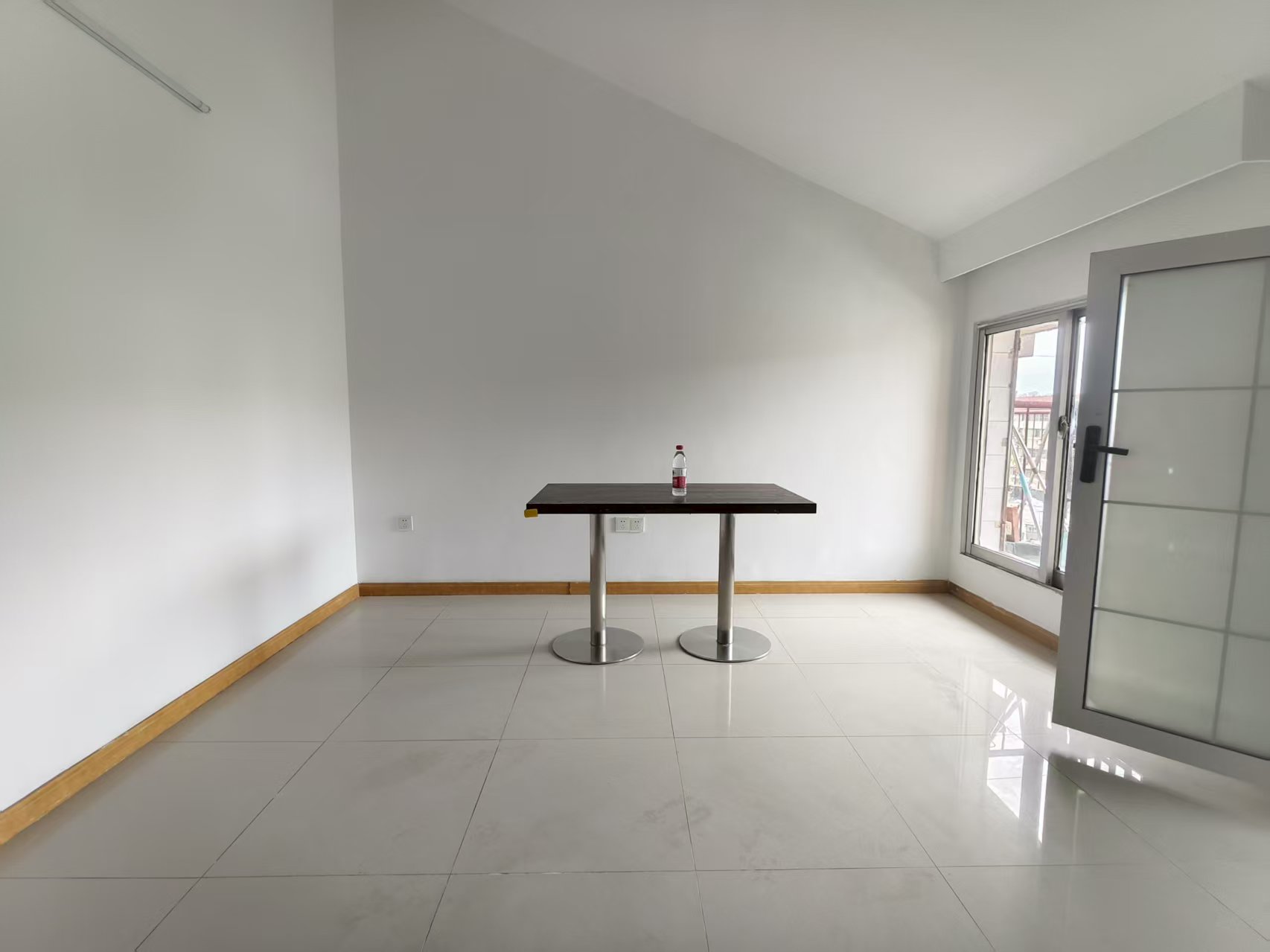 百花军宅苑 2室1厅1卫 70m&sup2;