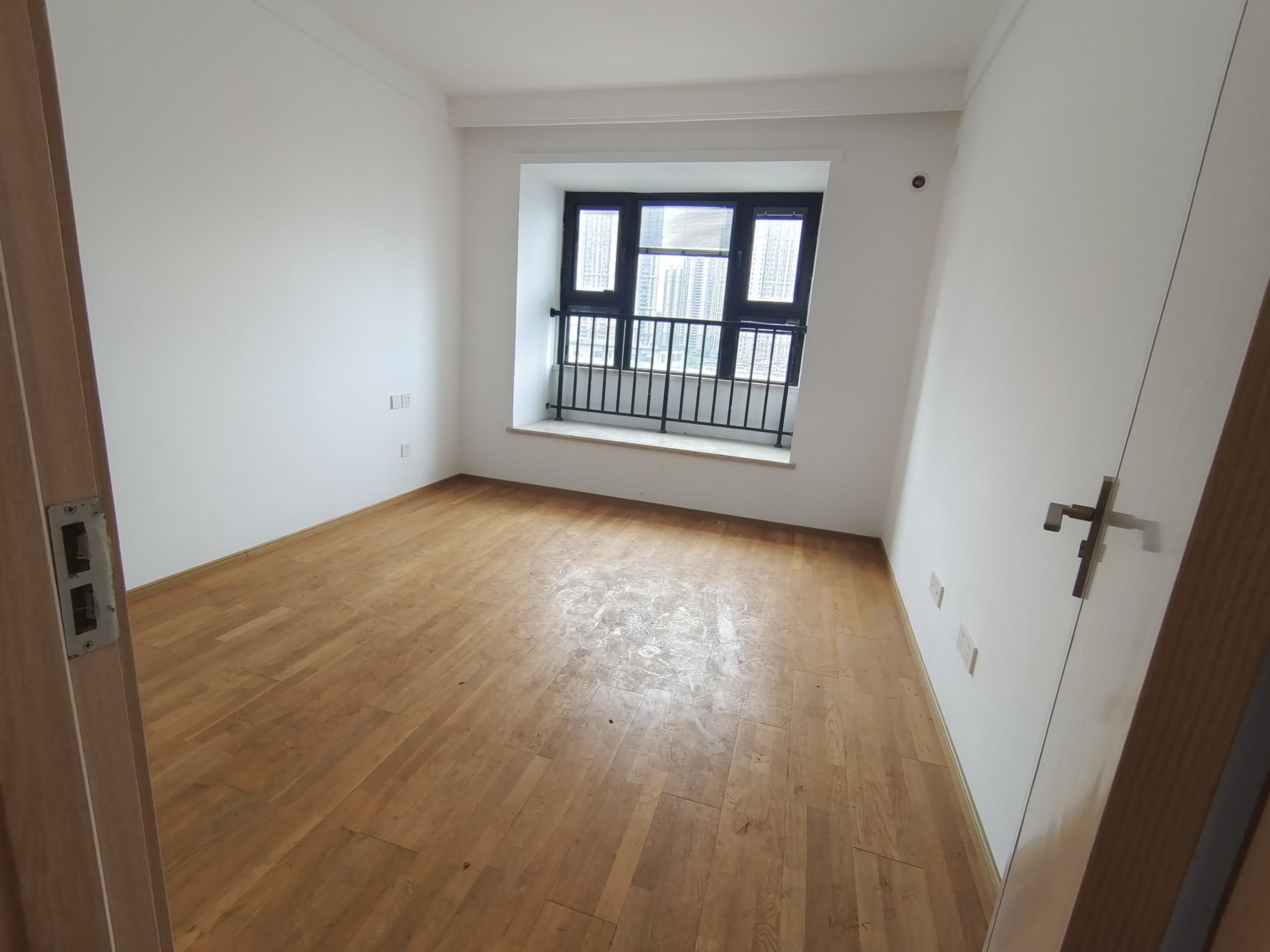 云樾东方 3室2厅1卫 94.82m&sup2;