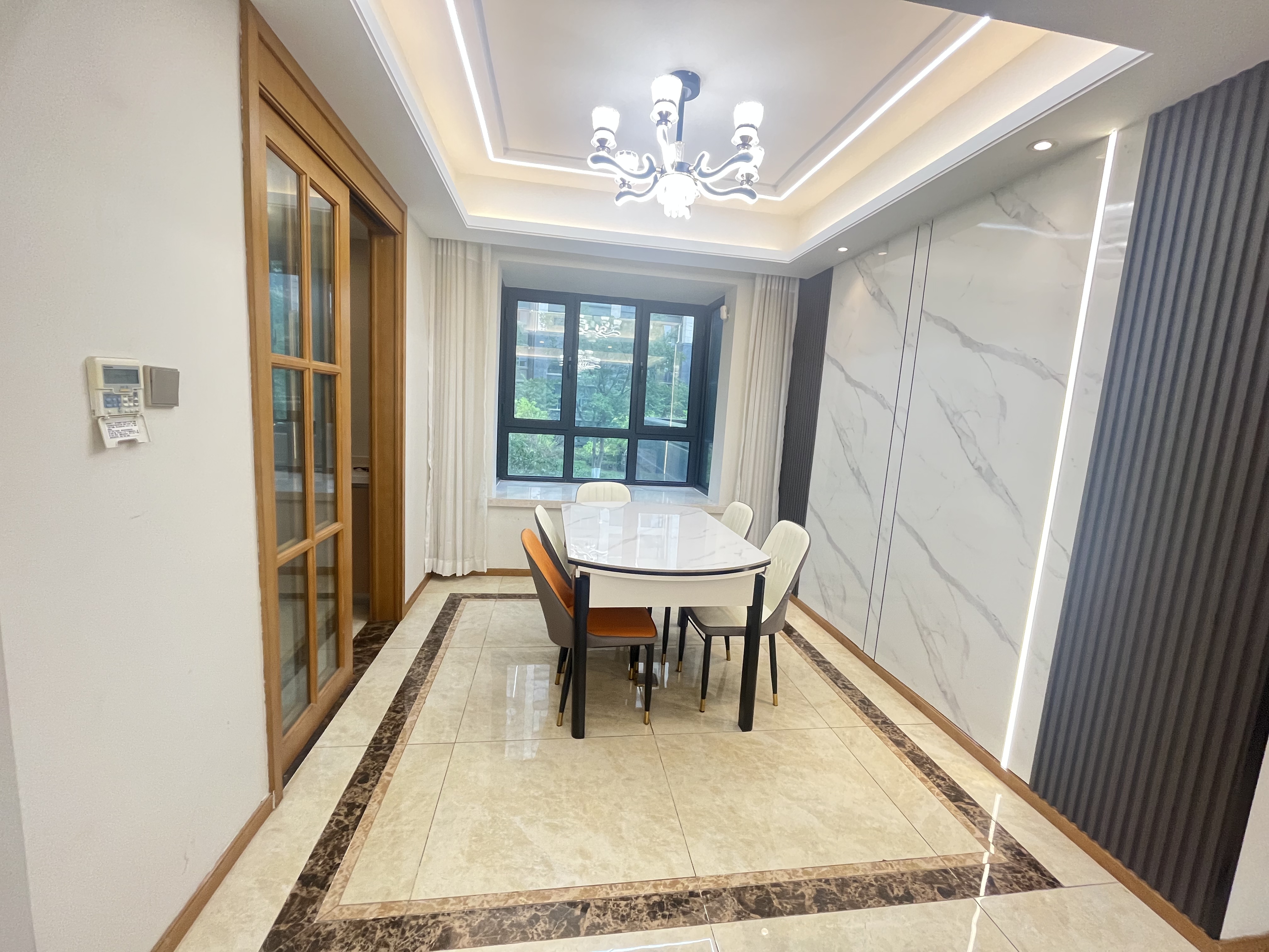 中南漫悦湾 4室2厅2卫 122m²