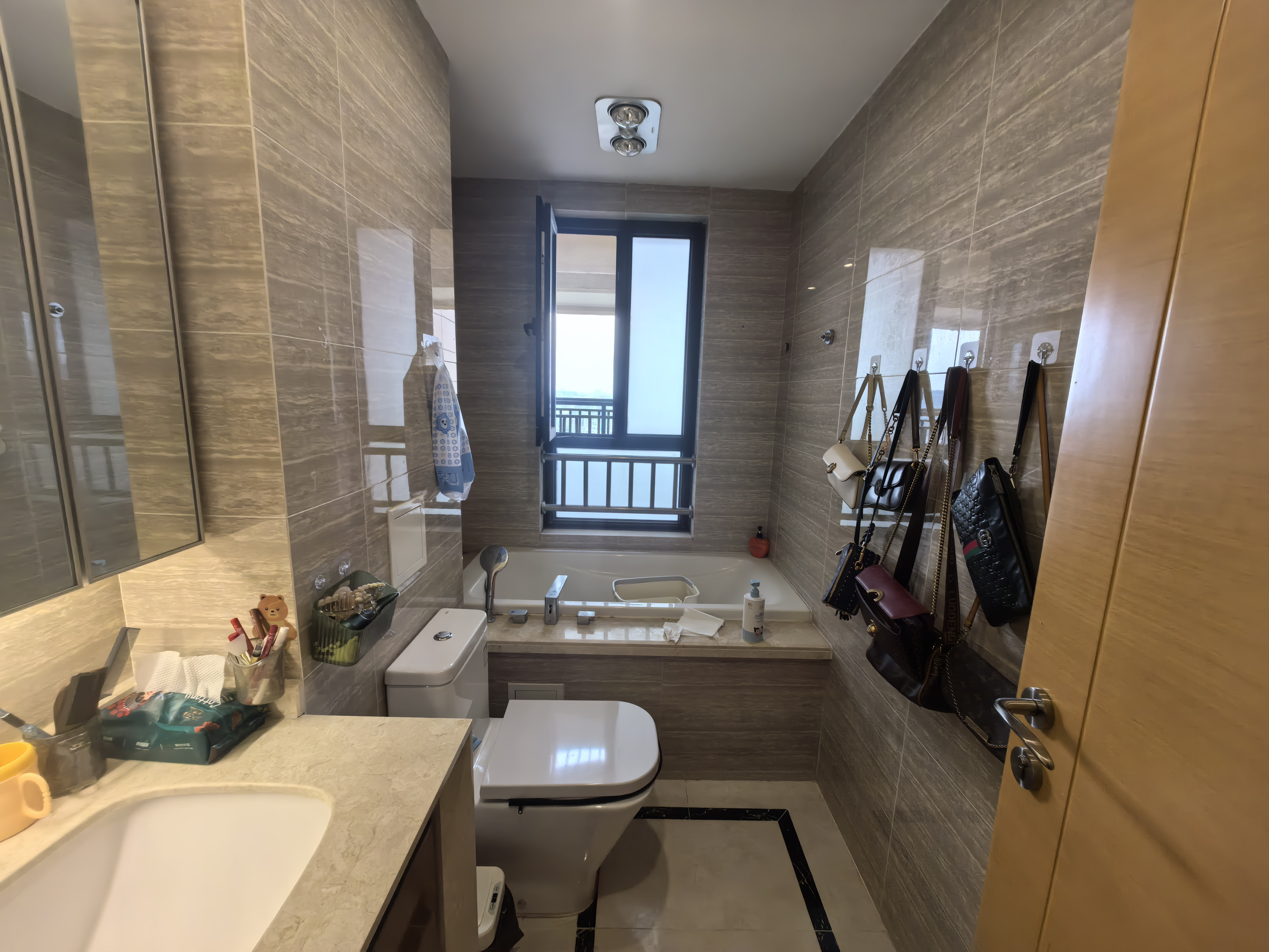 富力院士廷 3室2厅2卫 108m&sup2;