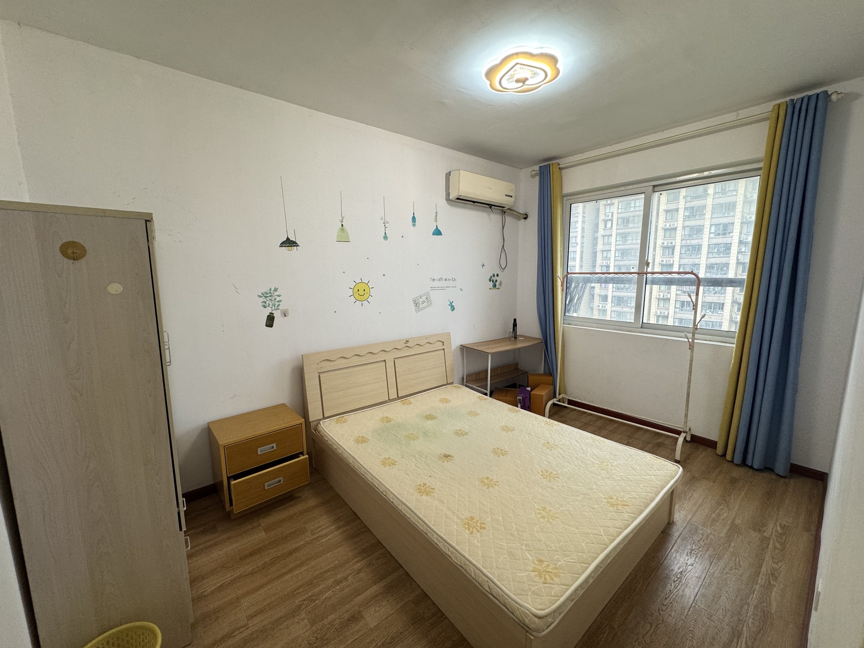 学士府 3室2厅1卫 123m&sup2;