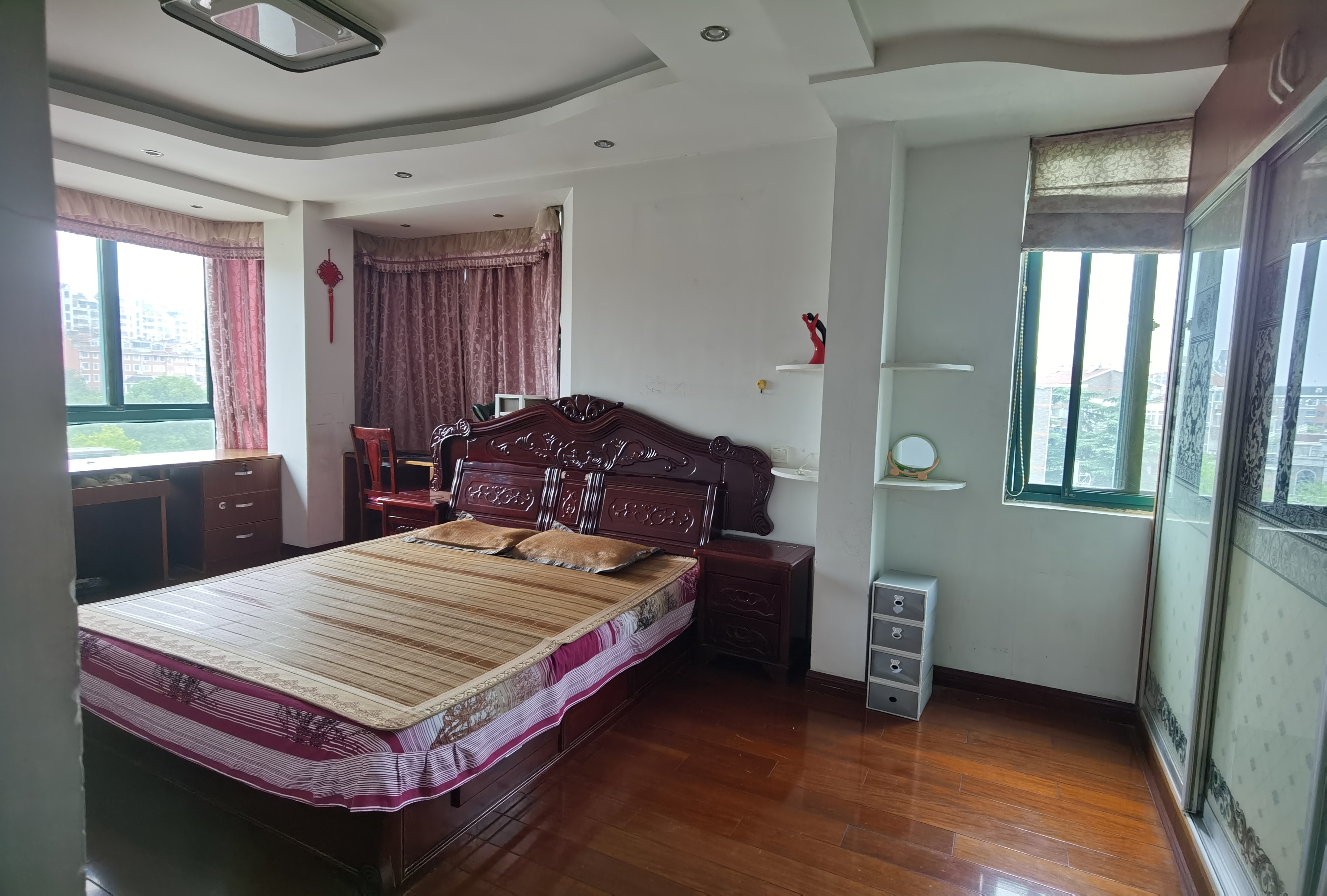 友谊家园 3室2厅2卫 125m&sup2;