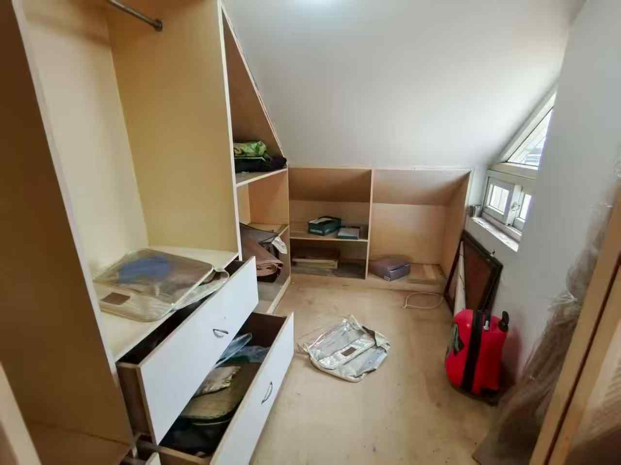 朝晖花园 5室2厅2卫 133m&sup2;