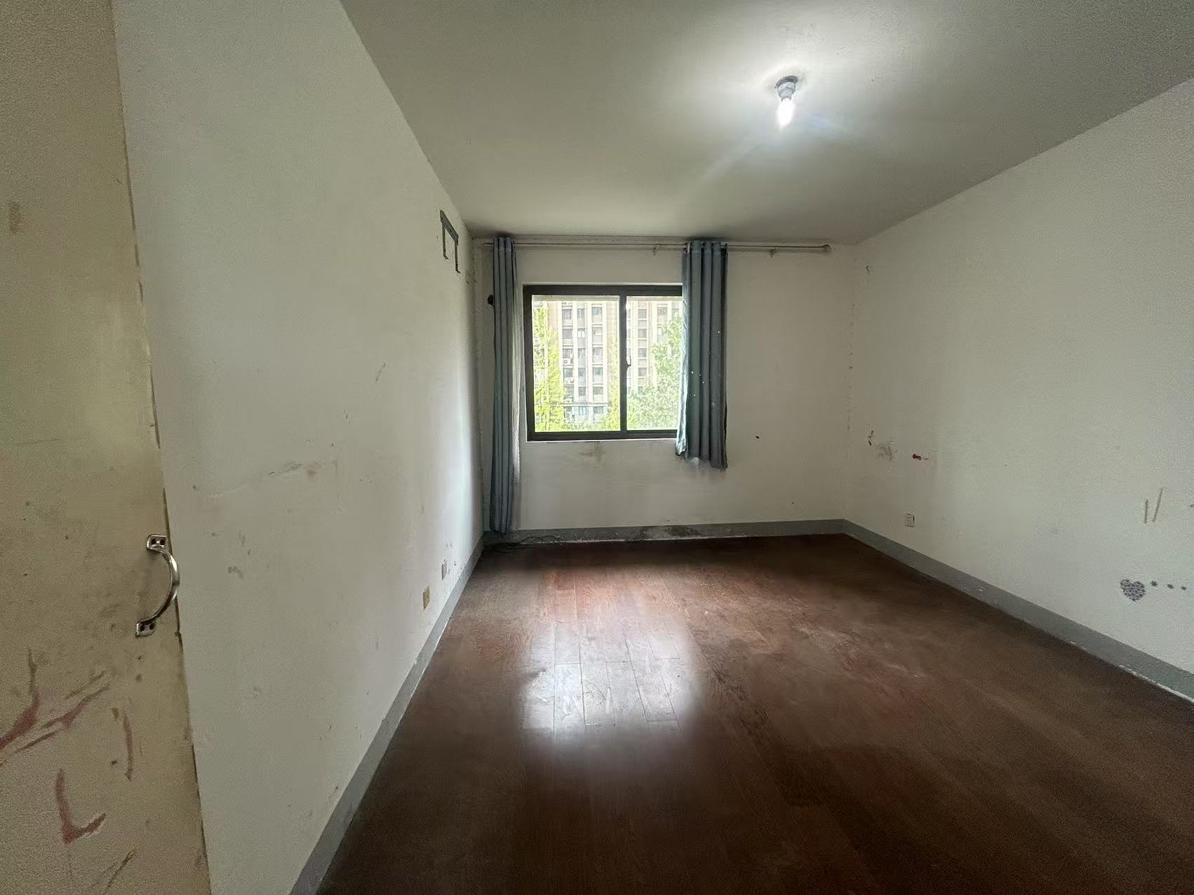 外滩花苑 3室1厅1卫 115.00m&sup2;
