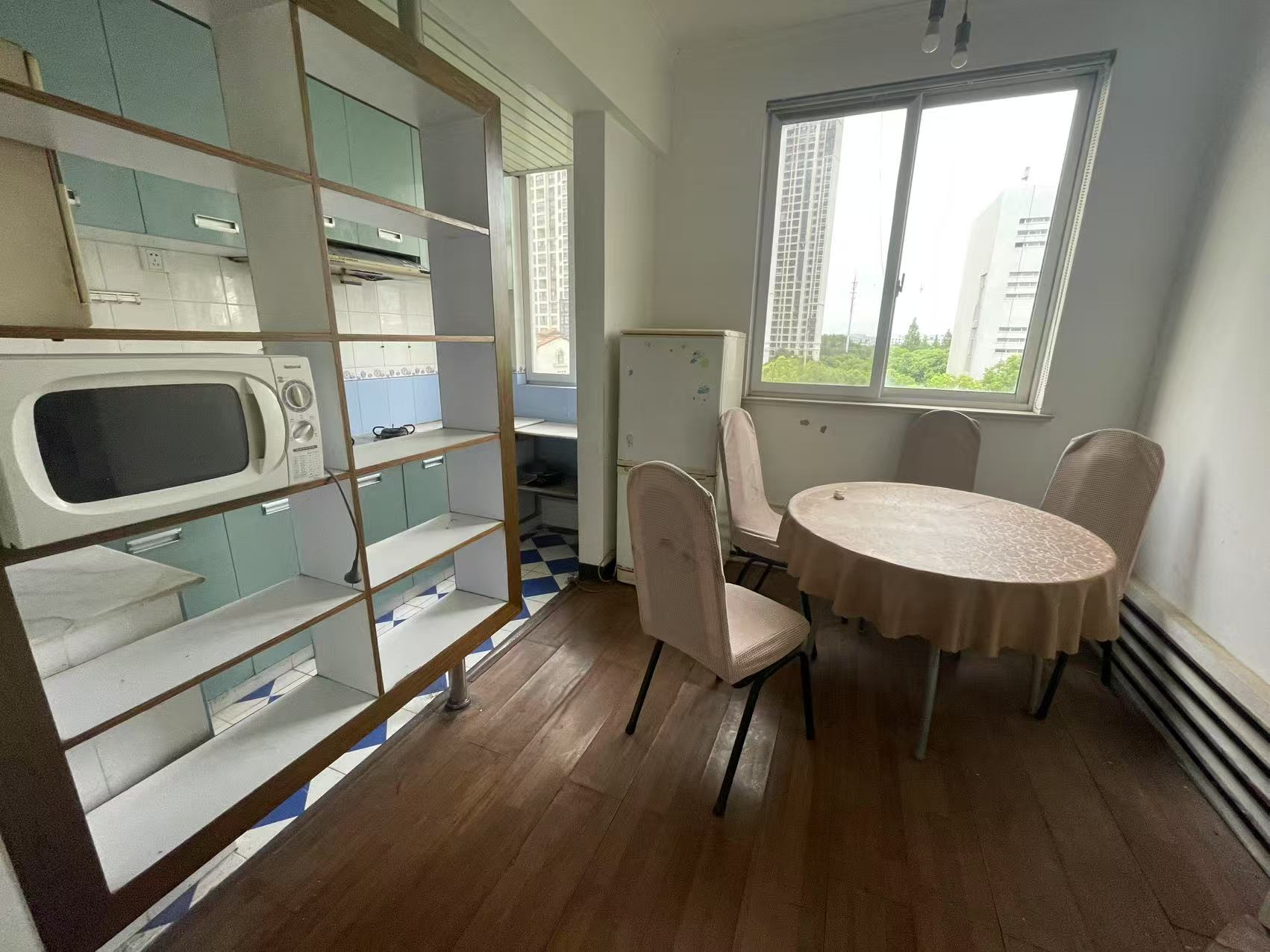 爱玛花苑 3室2厅1卫 187.00m&sup2;