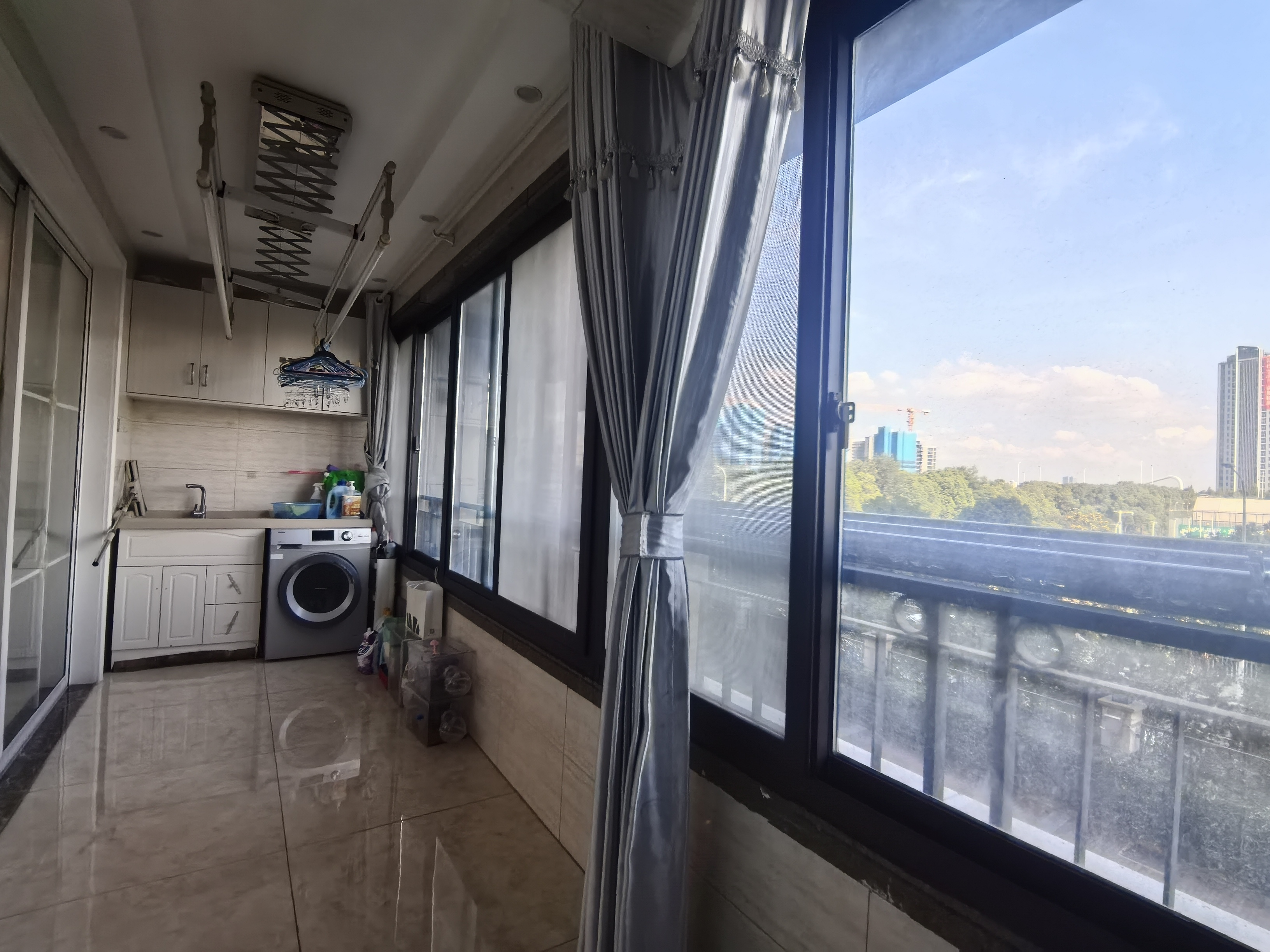 保利香槟国际 3室2厅2卫 137m&sup2;
