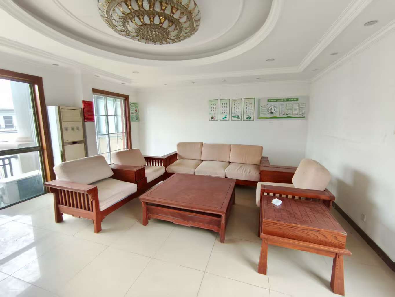 优山美地花园南区 5室2厅3卫 220.00m&sup2;