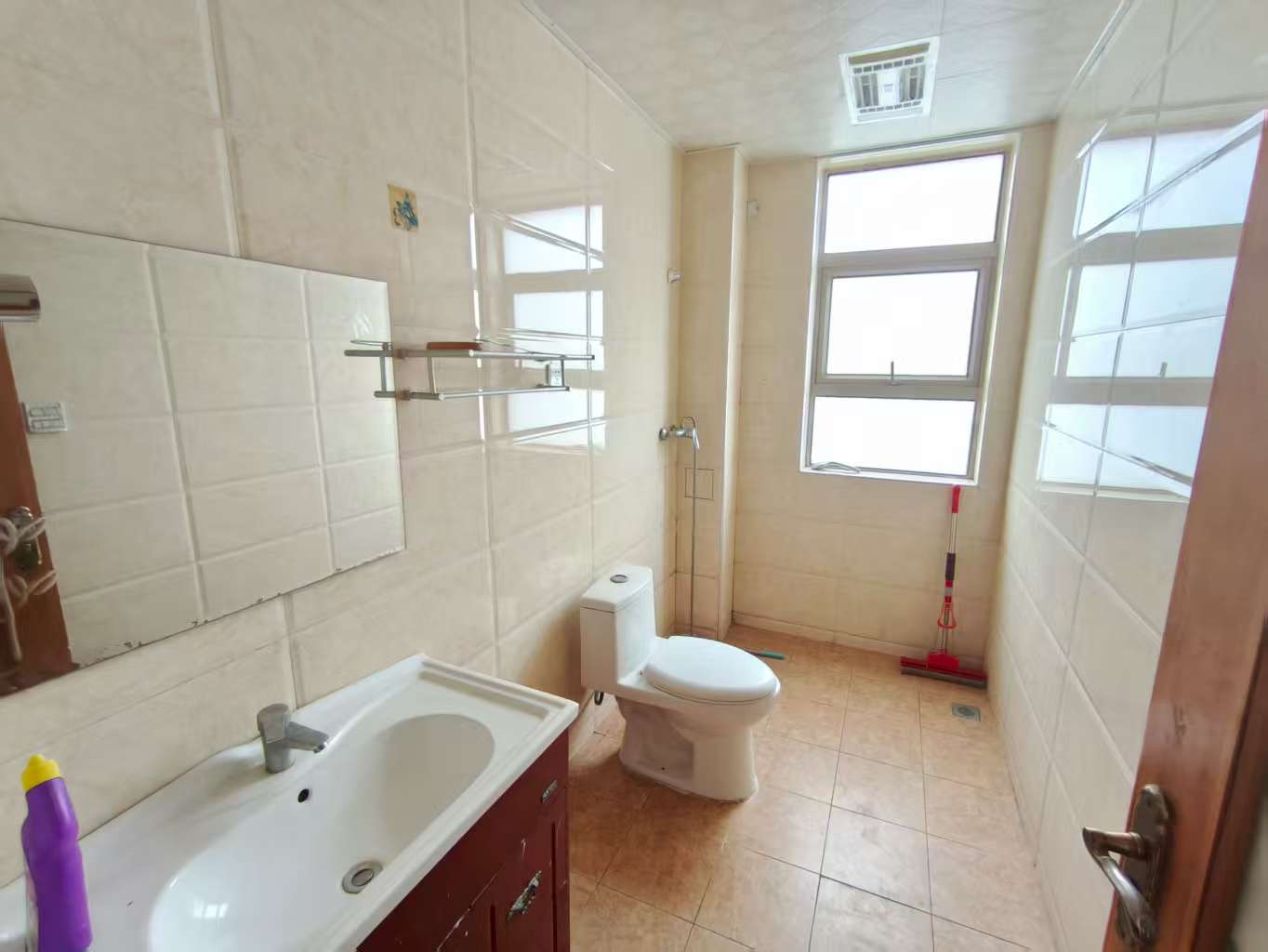 优山美地花园南区 5室2厅3卫 220.00m&sup2;