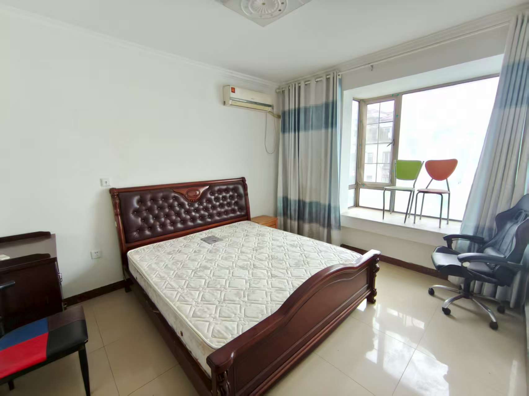 优山美地花园南区 5室2厅3卫 220.00m&sup2;