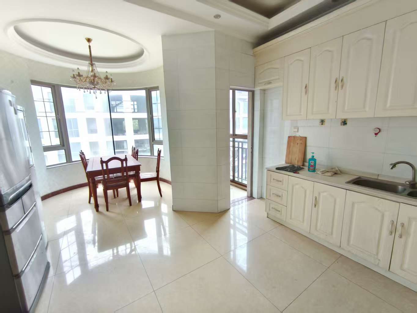 优山美地花园南区 5室2厅3卫 220.00m&sup2;