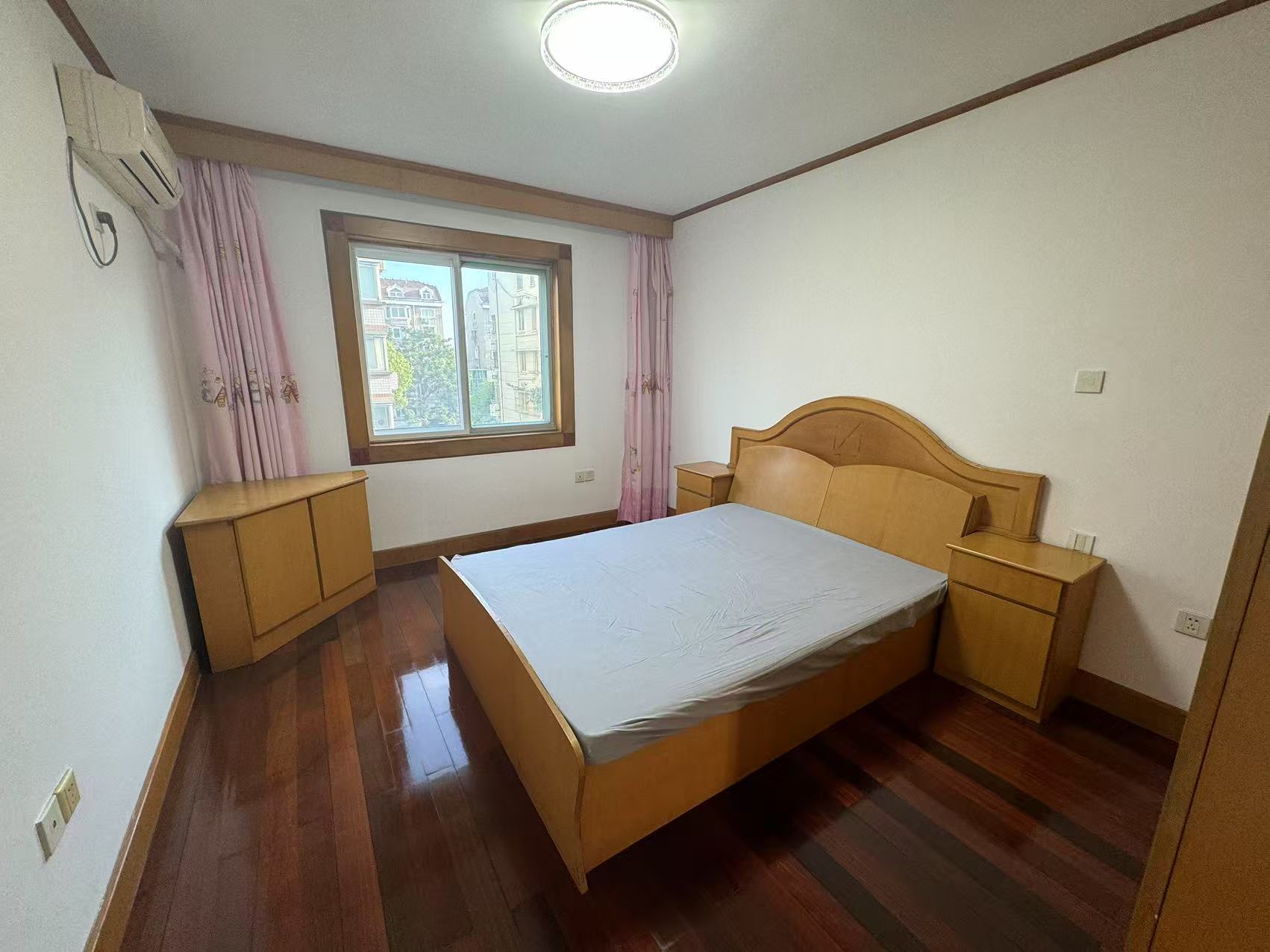 北濠顺遂楼 3室2厅2卫 143m&sup2;
