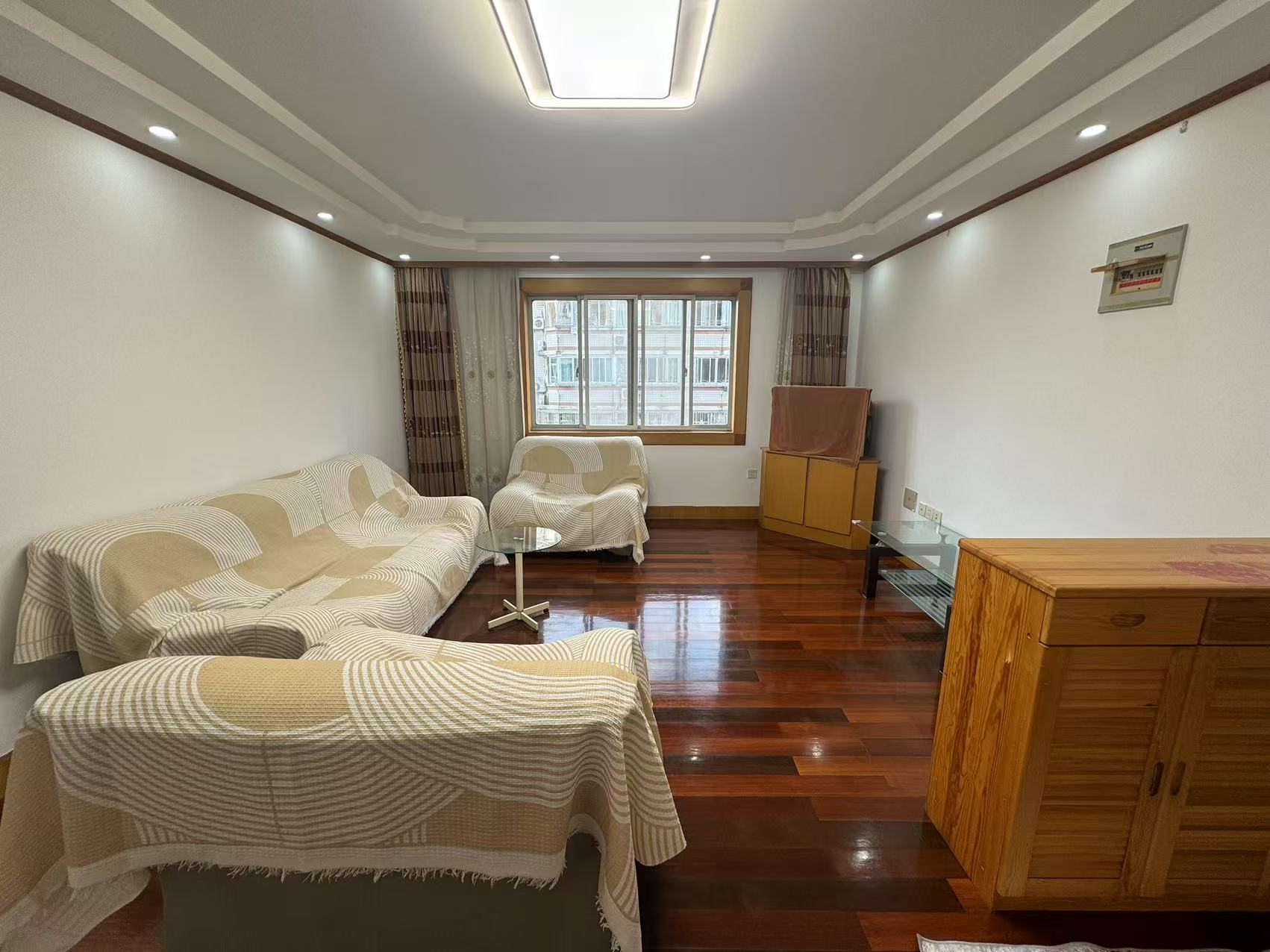 北濠顺遂楼 3室2厅2卫 143m&sup2;