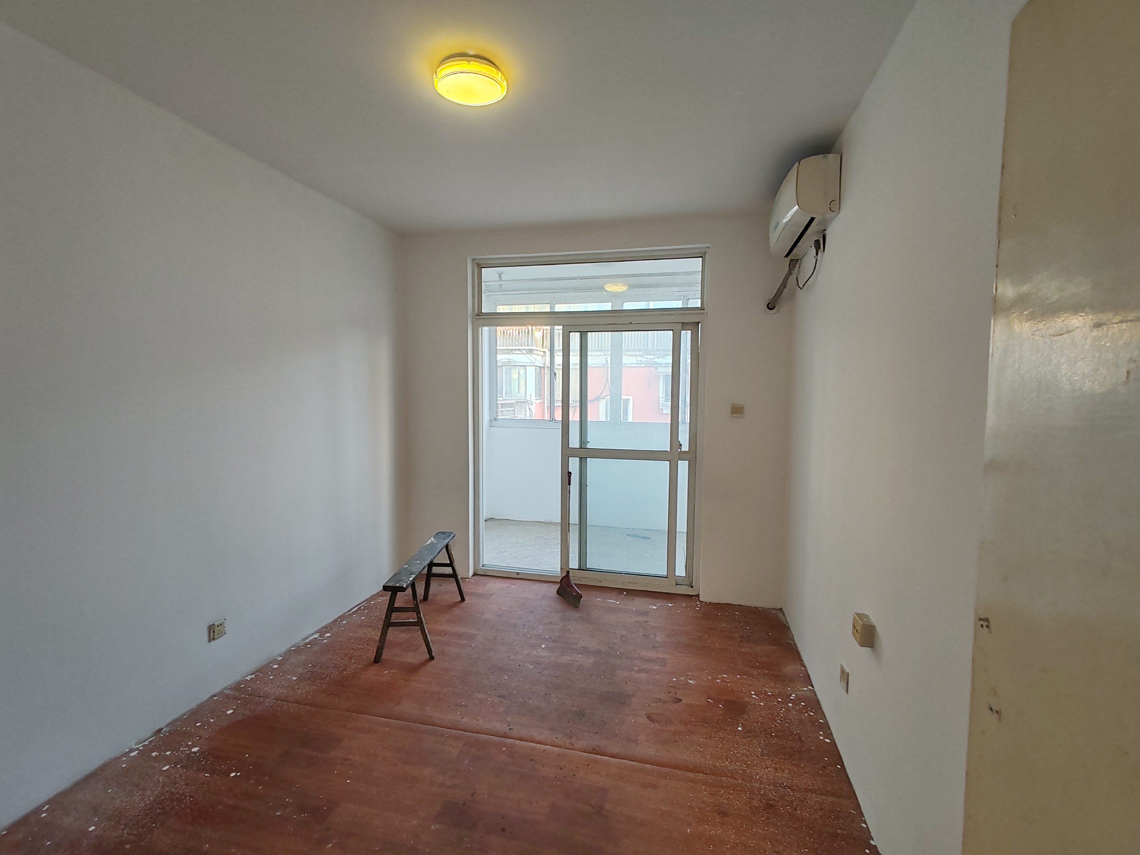宝隆花园 4室2厅1卫 109.64m&sup2;