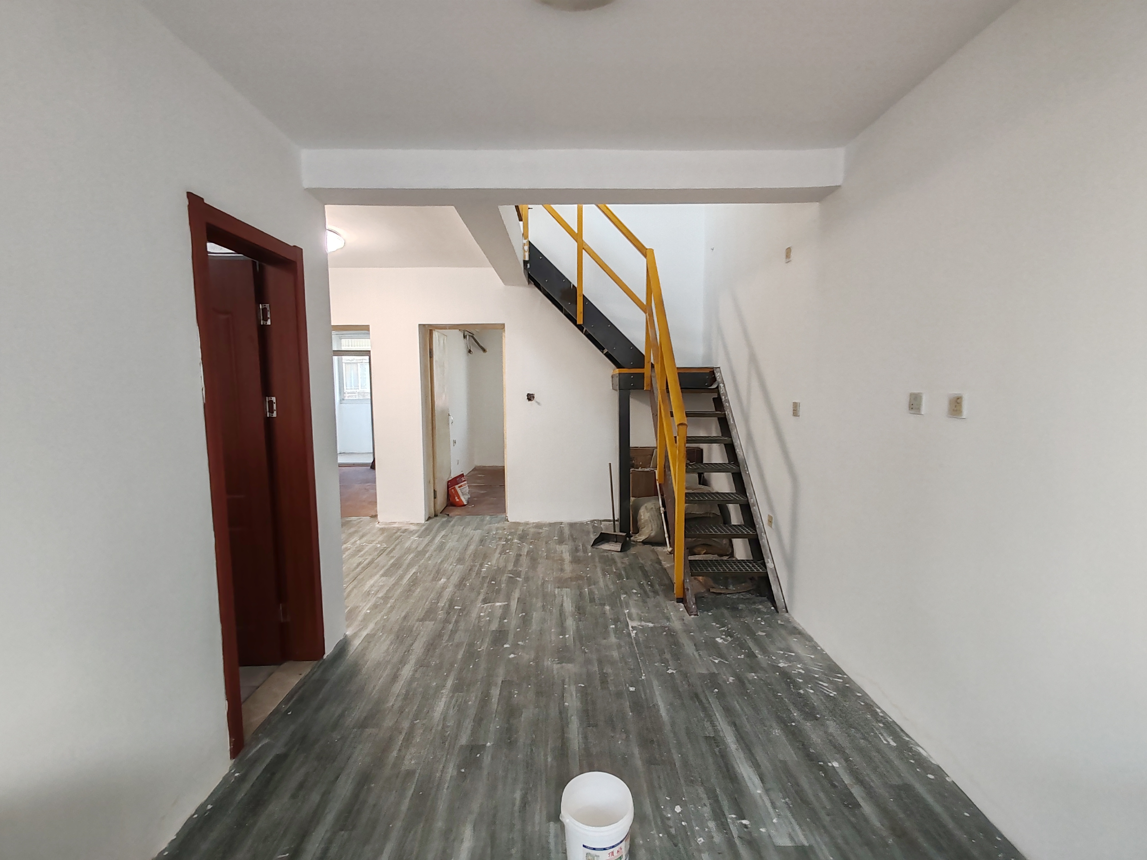 宝隆花园 4室2厅1卫 109.64m&sup2;