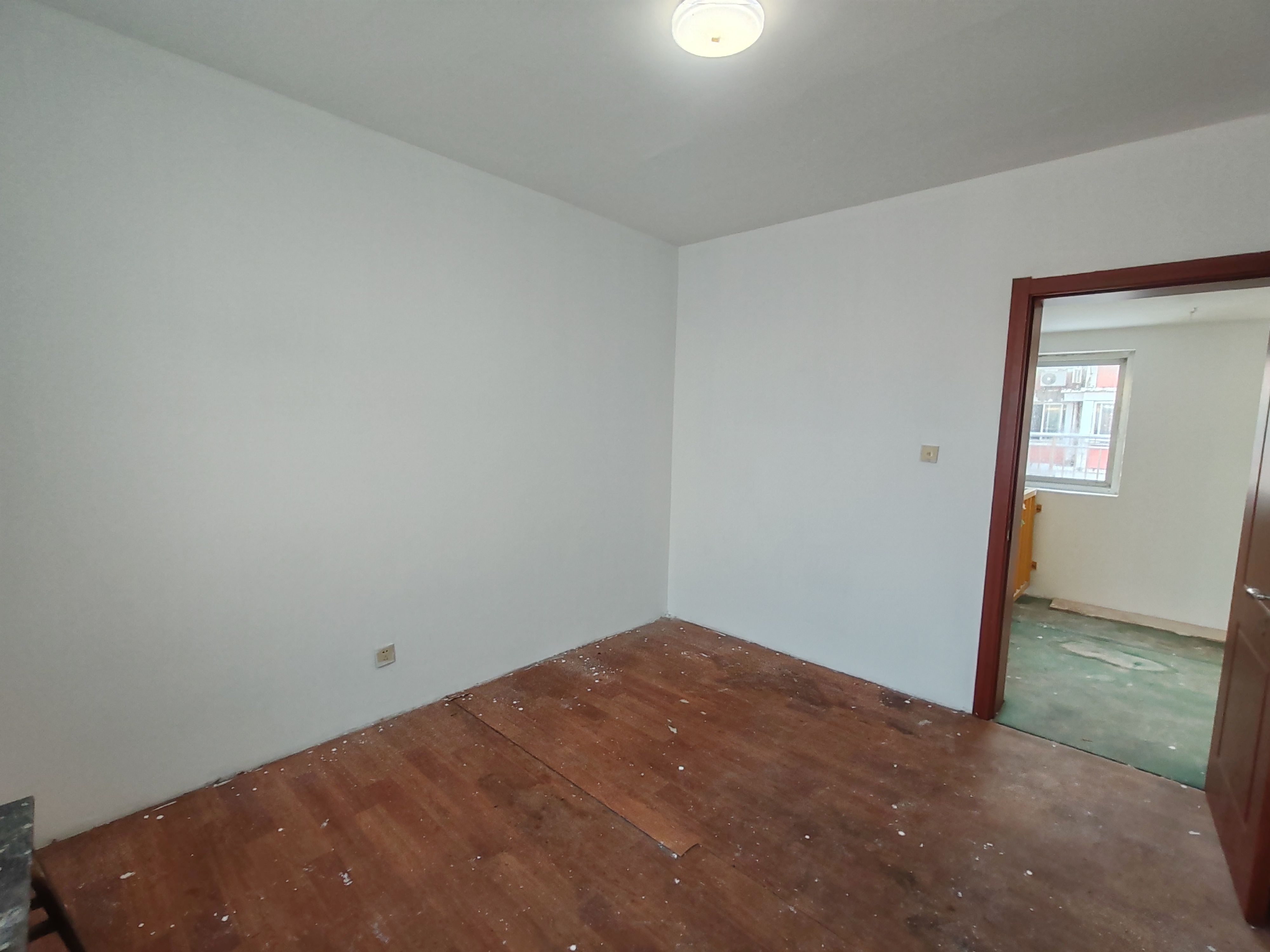 宝隆花园 4室2厅1卫 109.64m&sup2;