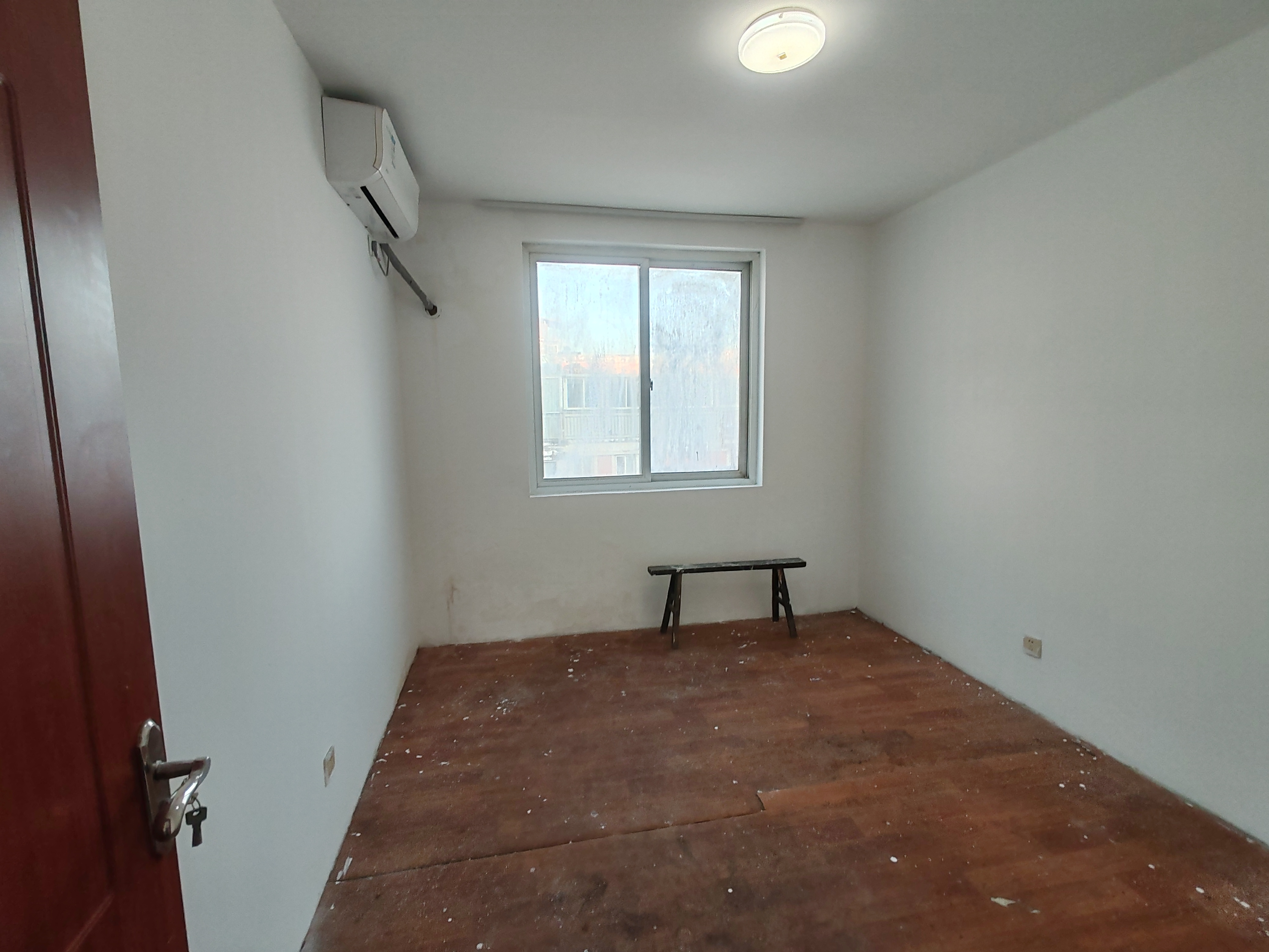 宝隆花园 4室2厅1卫 109.64m&sup2;