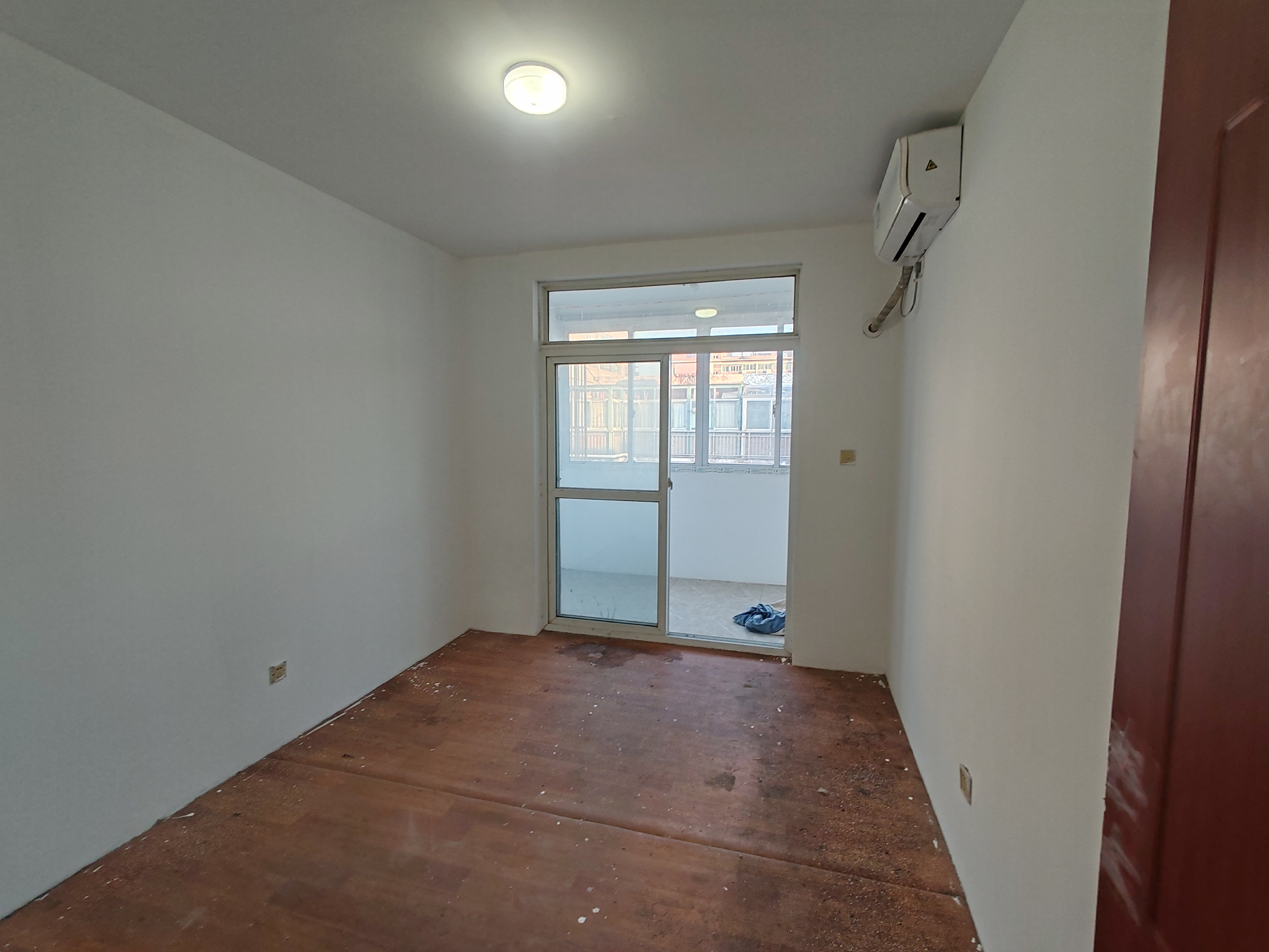 宝隆花园 4室2厅1卫 109.64m&sup2;