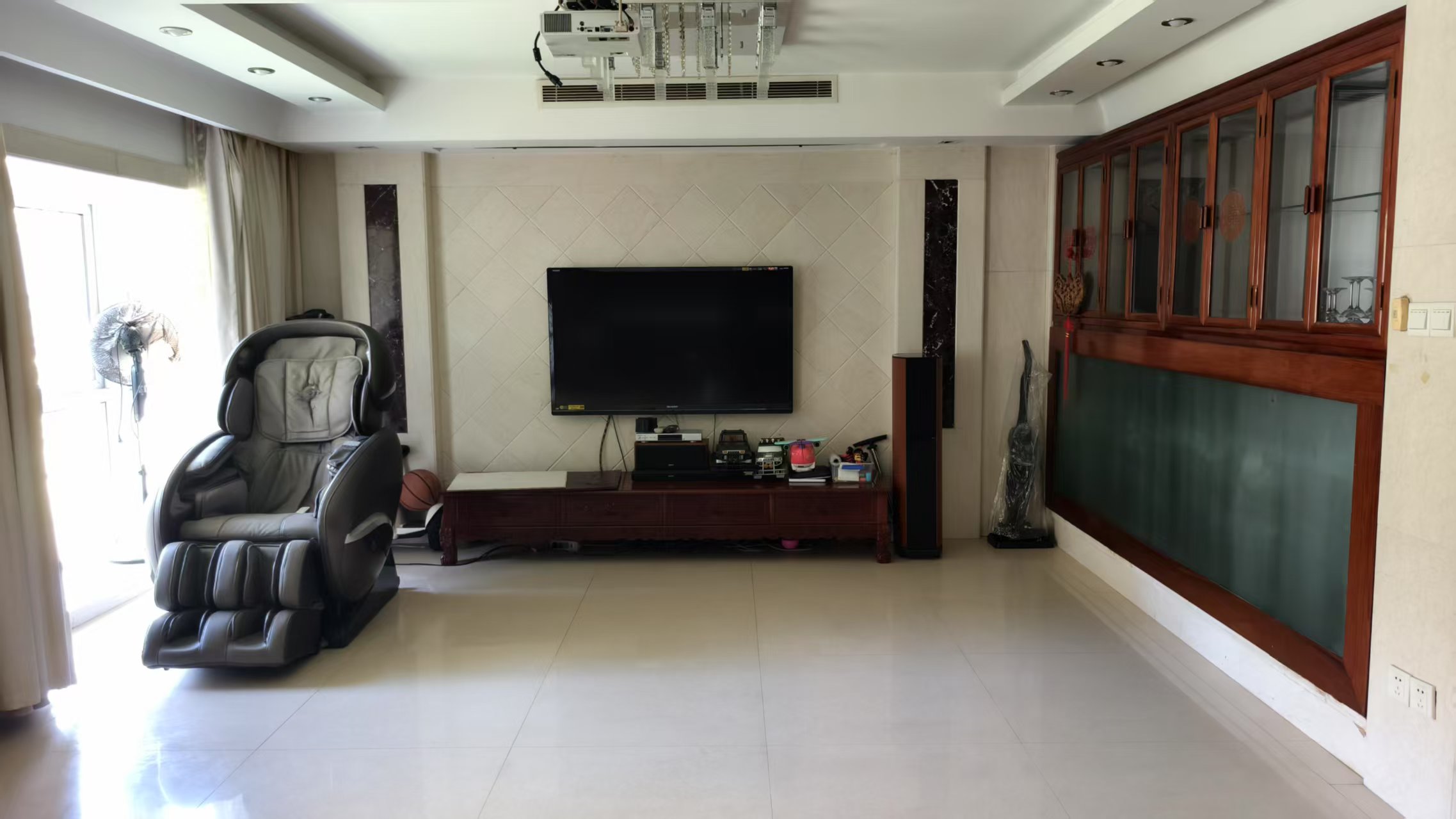 天虹花园 3室3厅2卫 258.73m&sup2;