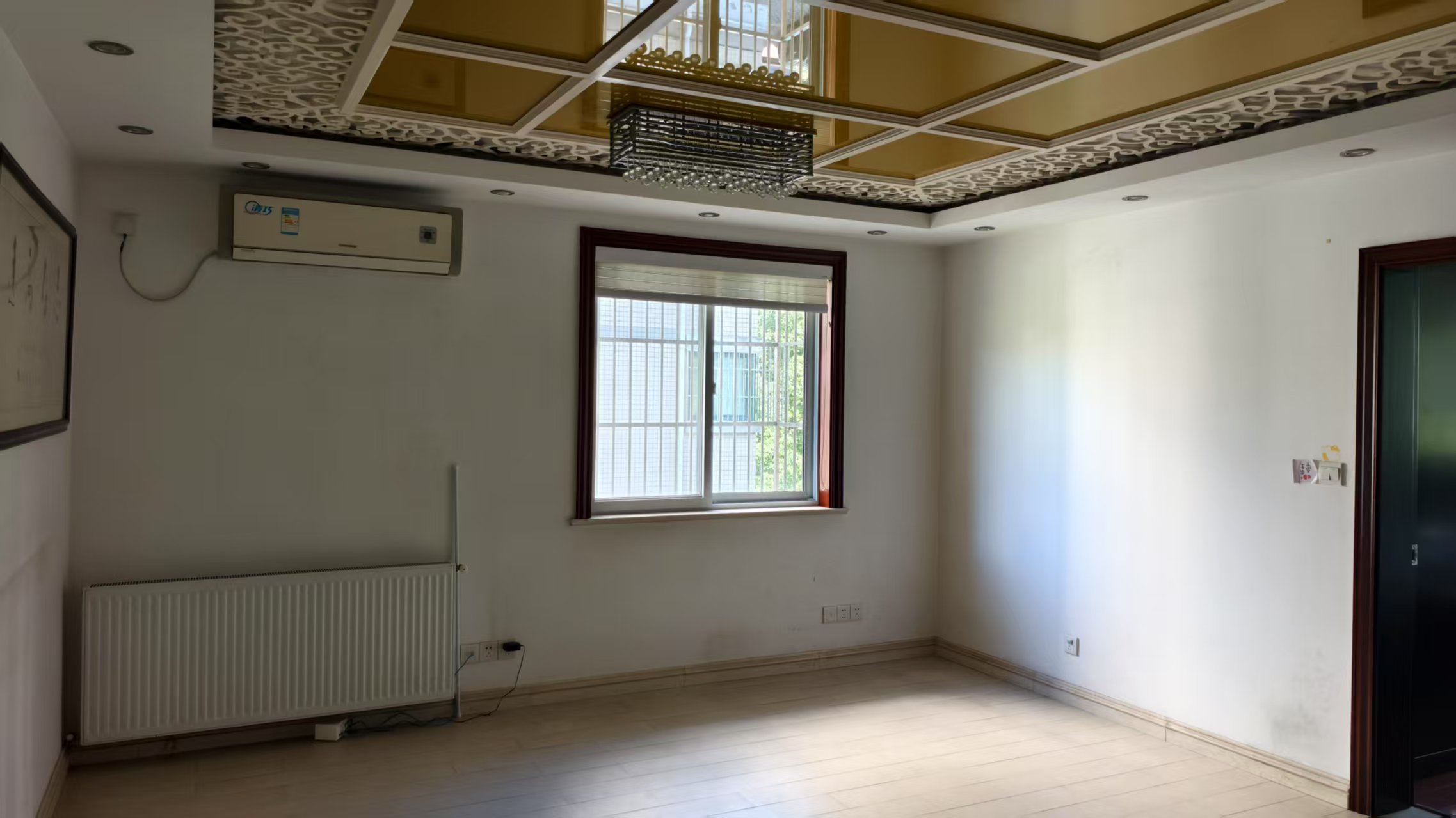 天虹花园 3室3厅2卫 258.73m&sup2;
