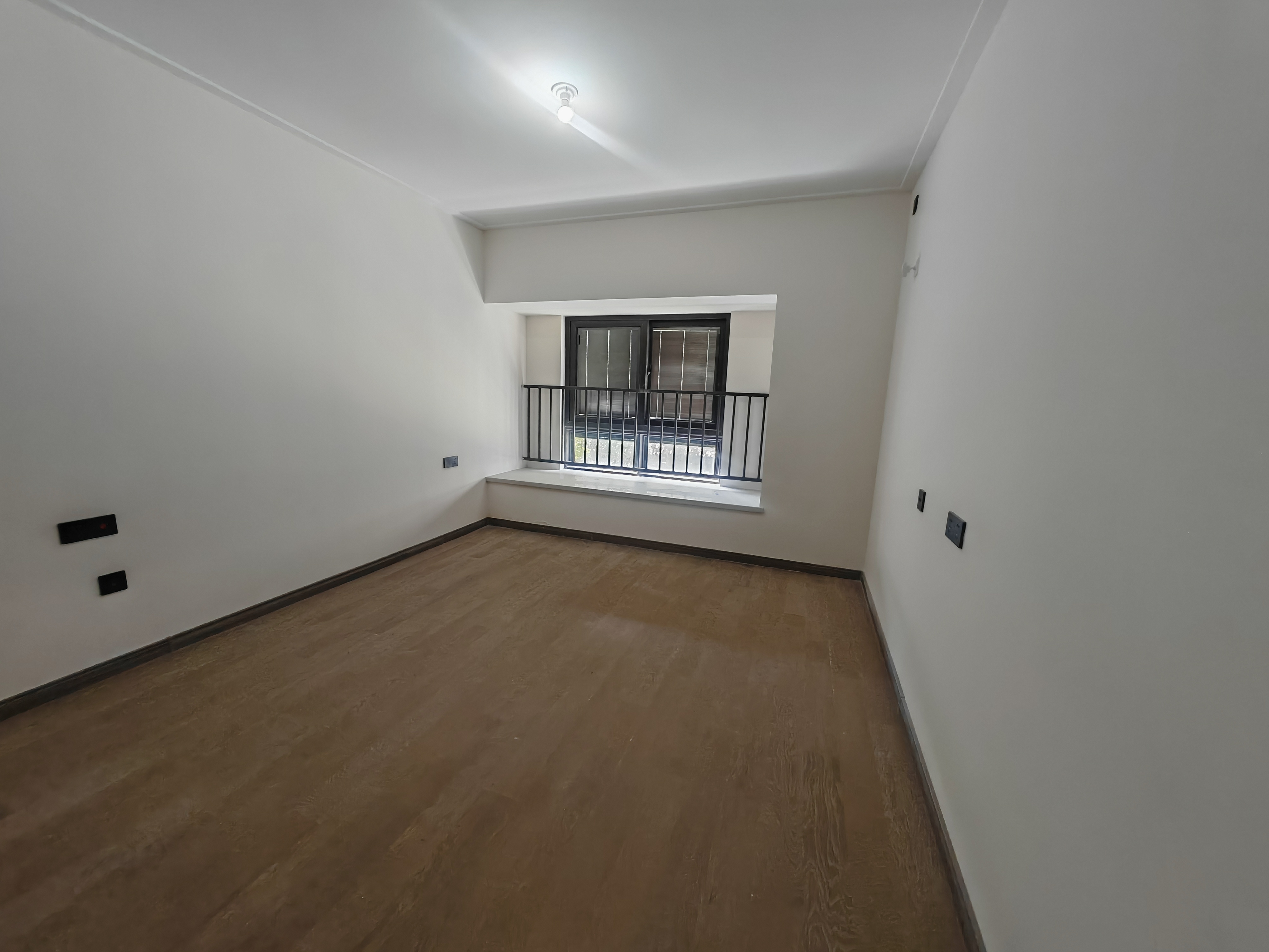 湖山源著 3室2厅2卫 115m&sup2;