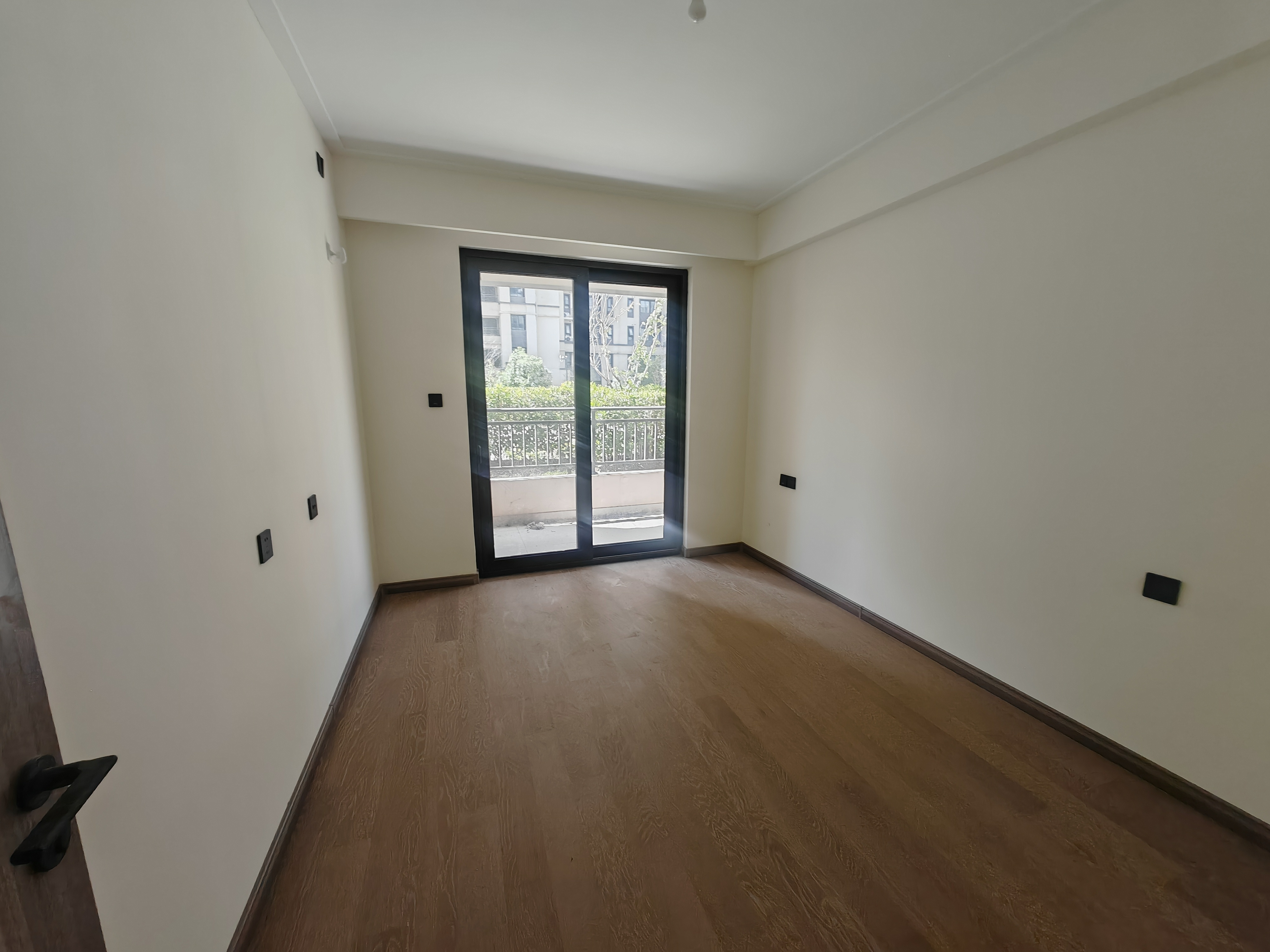 湖山源著 3室2厅2卫 115m&sup2;