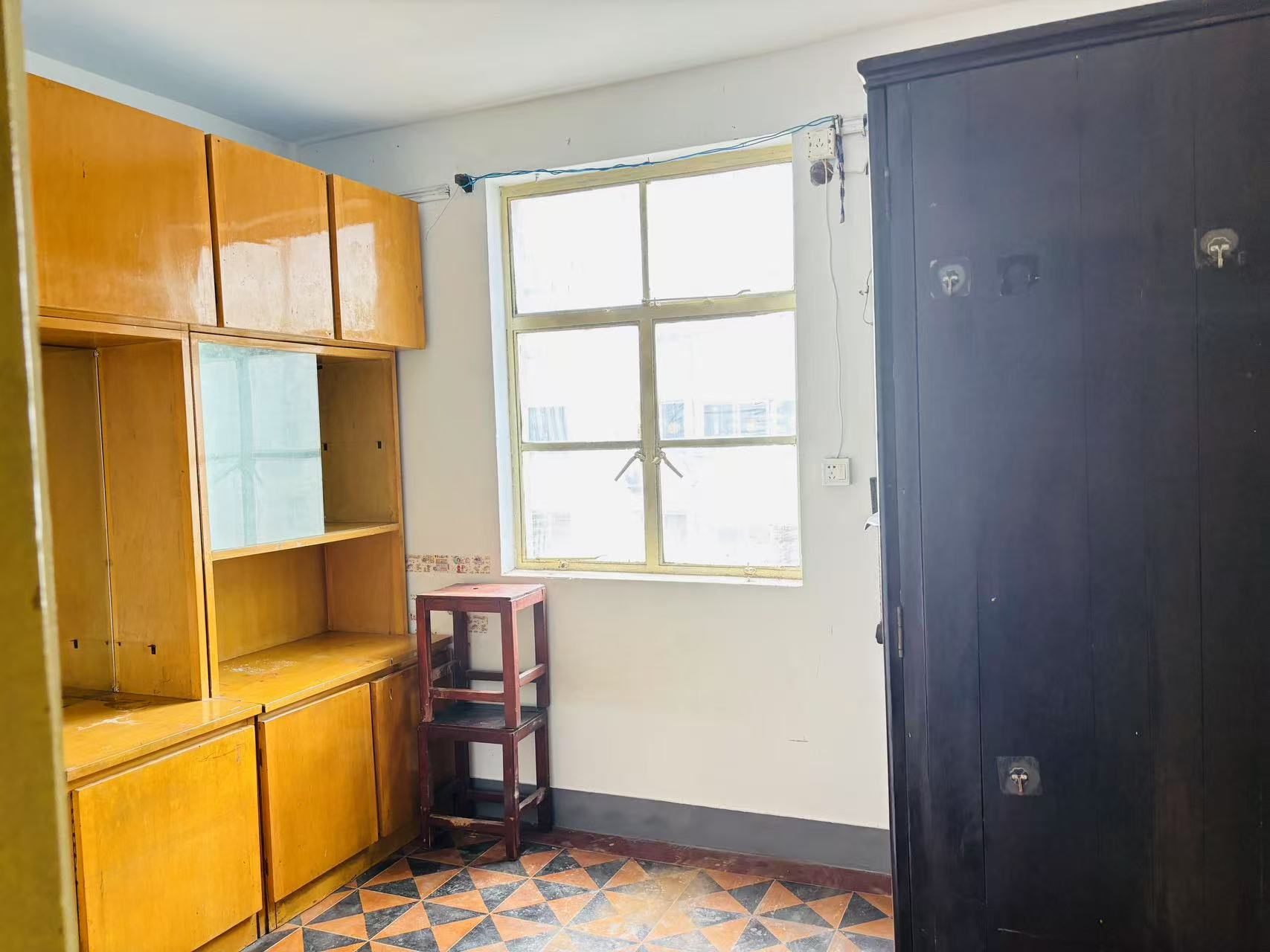 新桥新村 3室1厅1卫 74m&sup2;