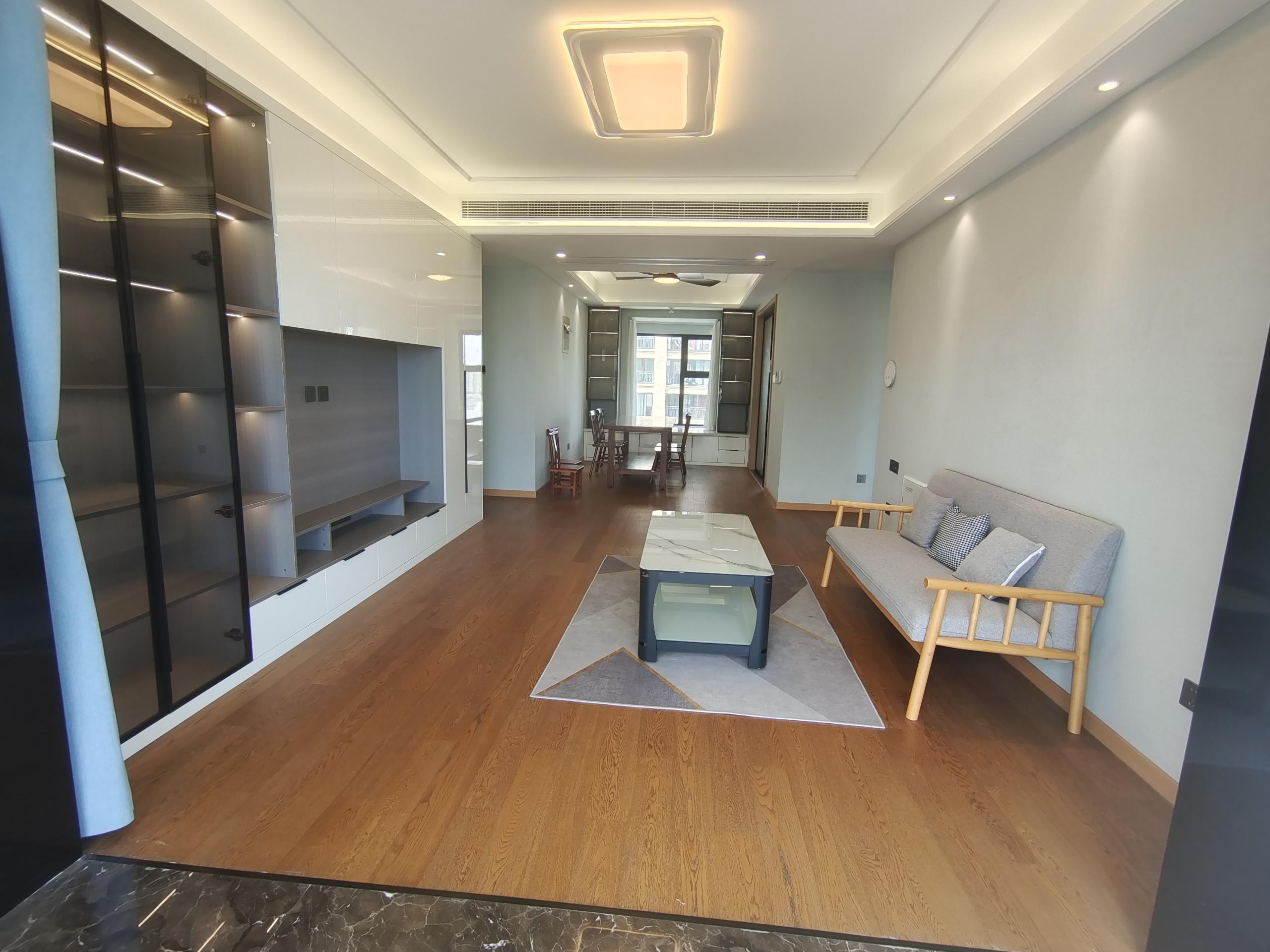 春风南岸东园 4室2厅2卫 136m&sup2;