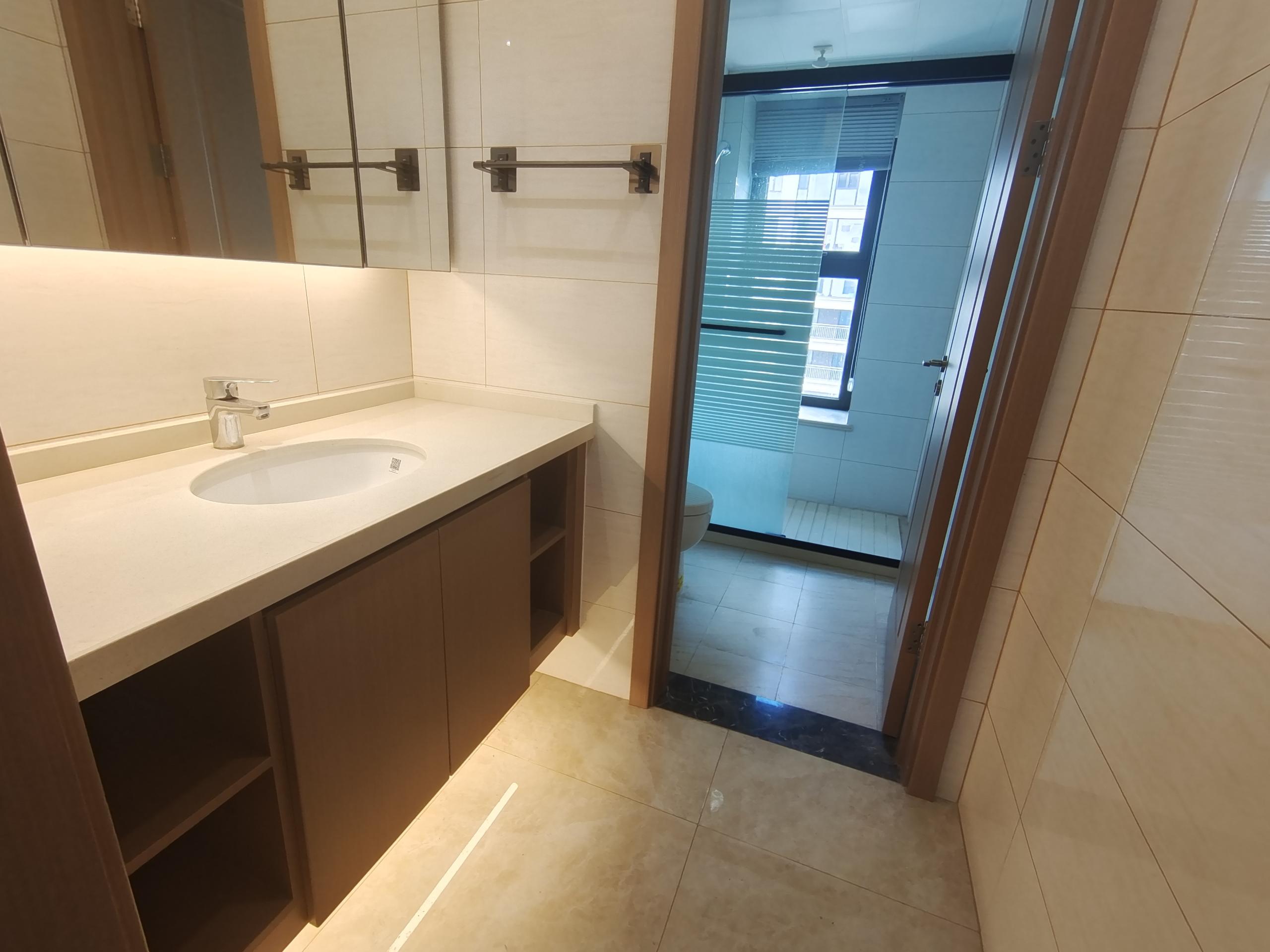 春风南岸东园 4室2厅2卫 136m&sup2;