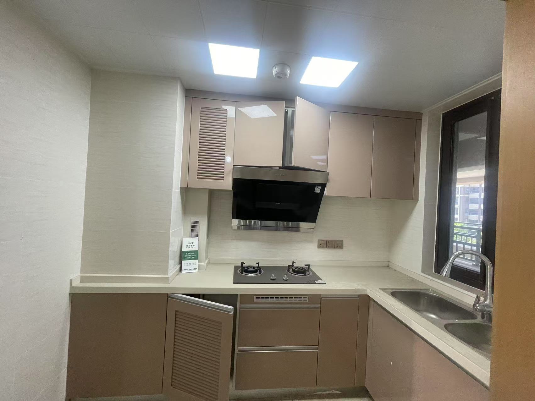 林肯公园 3室2厅1卫 92m&sup2;