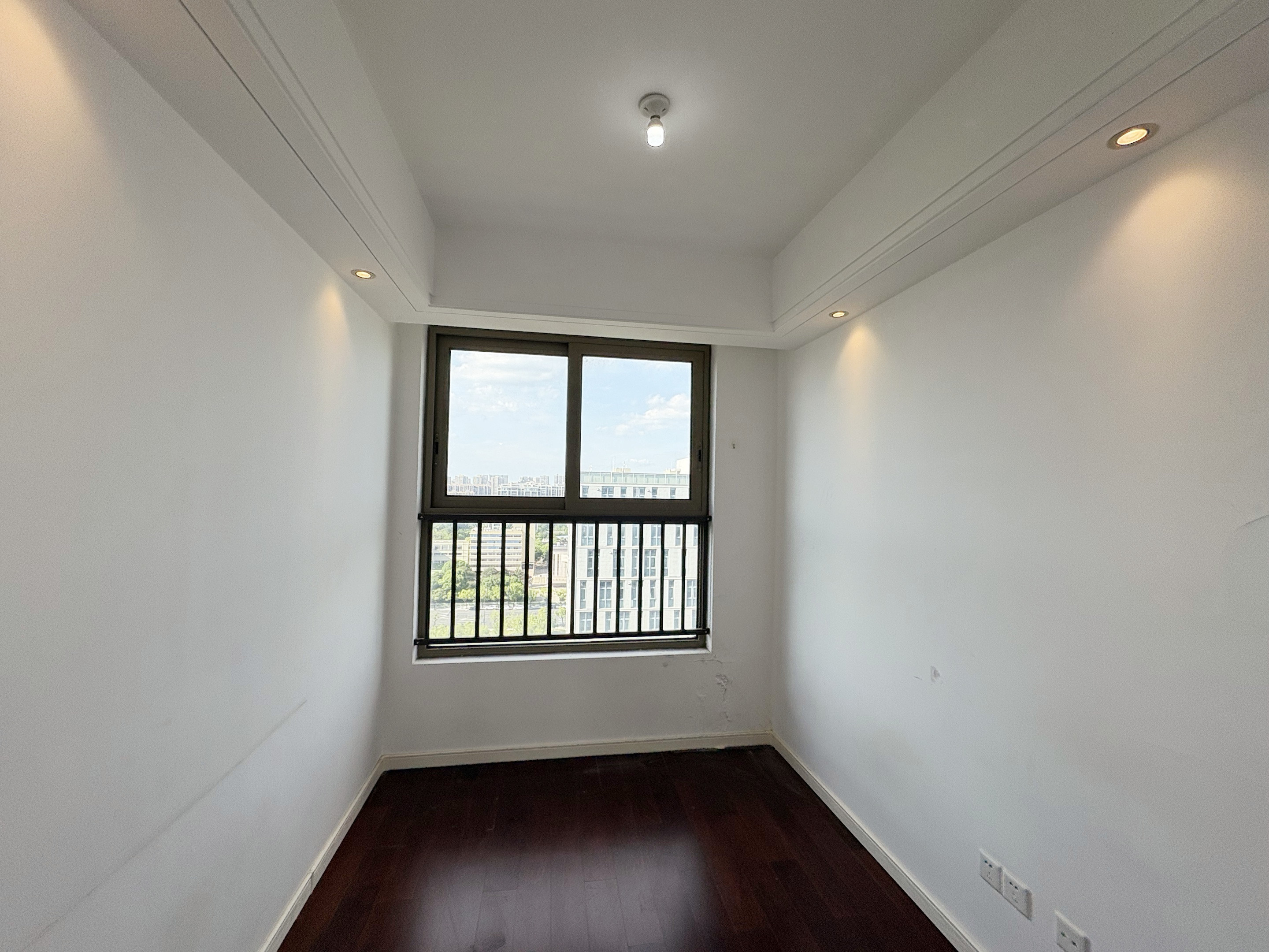 九玺台 4室2厅2卫 143.11m&sup2;