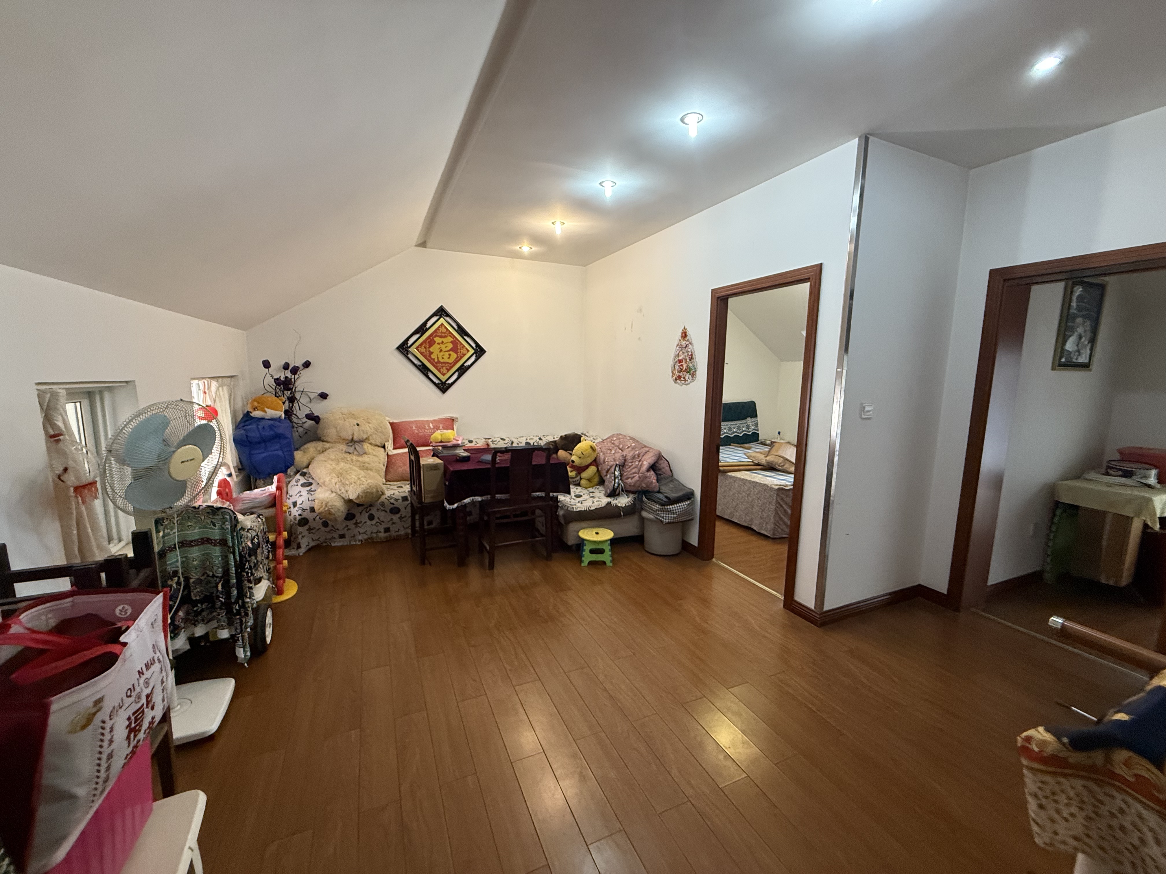 城山家园 4室2厅1卫 91.00m&sup2;