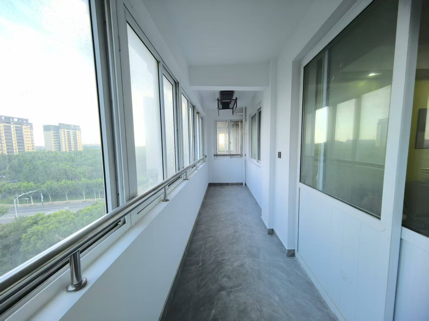公园南苑 3室2厅2卫 150m&sup2;