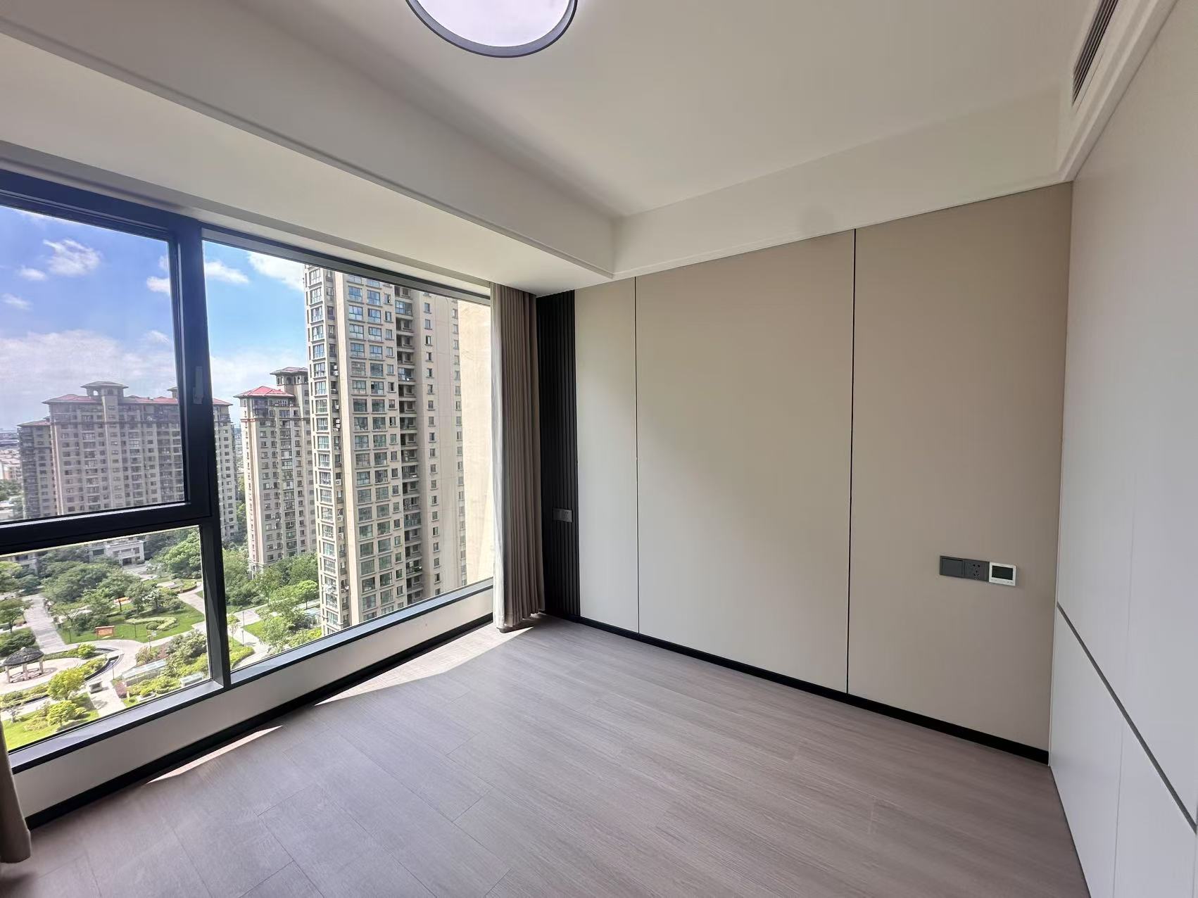中港翡翠城 3室2厅1卫 89m&sup2;