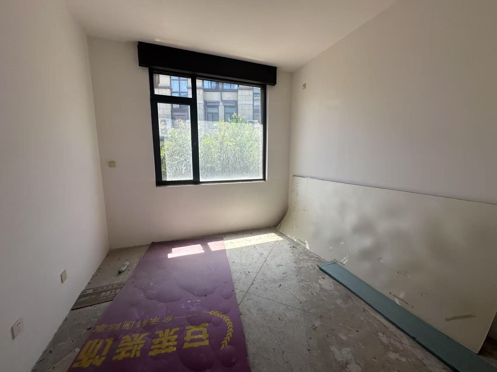 万濠山庄 4室3厅4卫 327.66m&sup2;