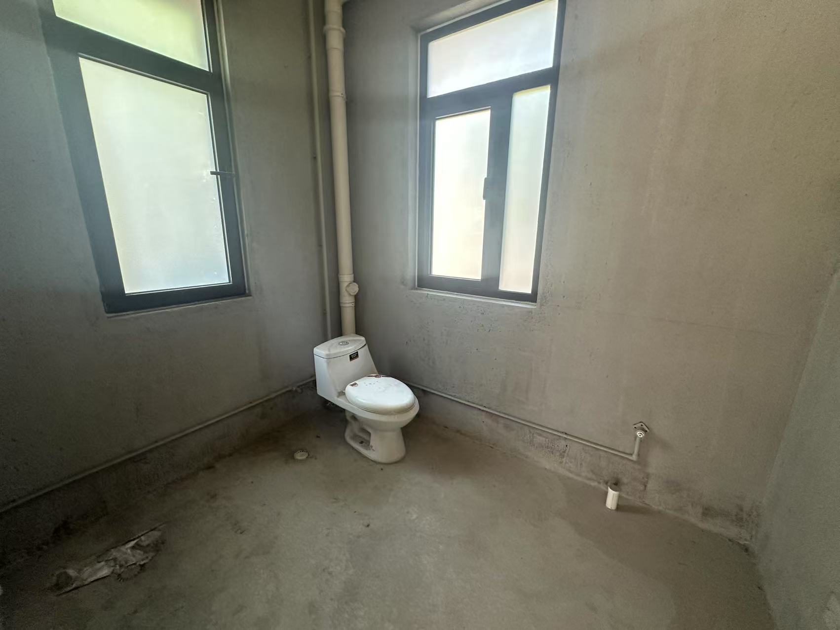万濠山庄 4室3厅4卫 327.66m&sup2;