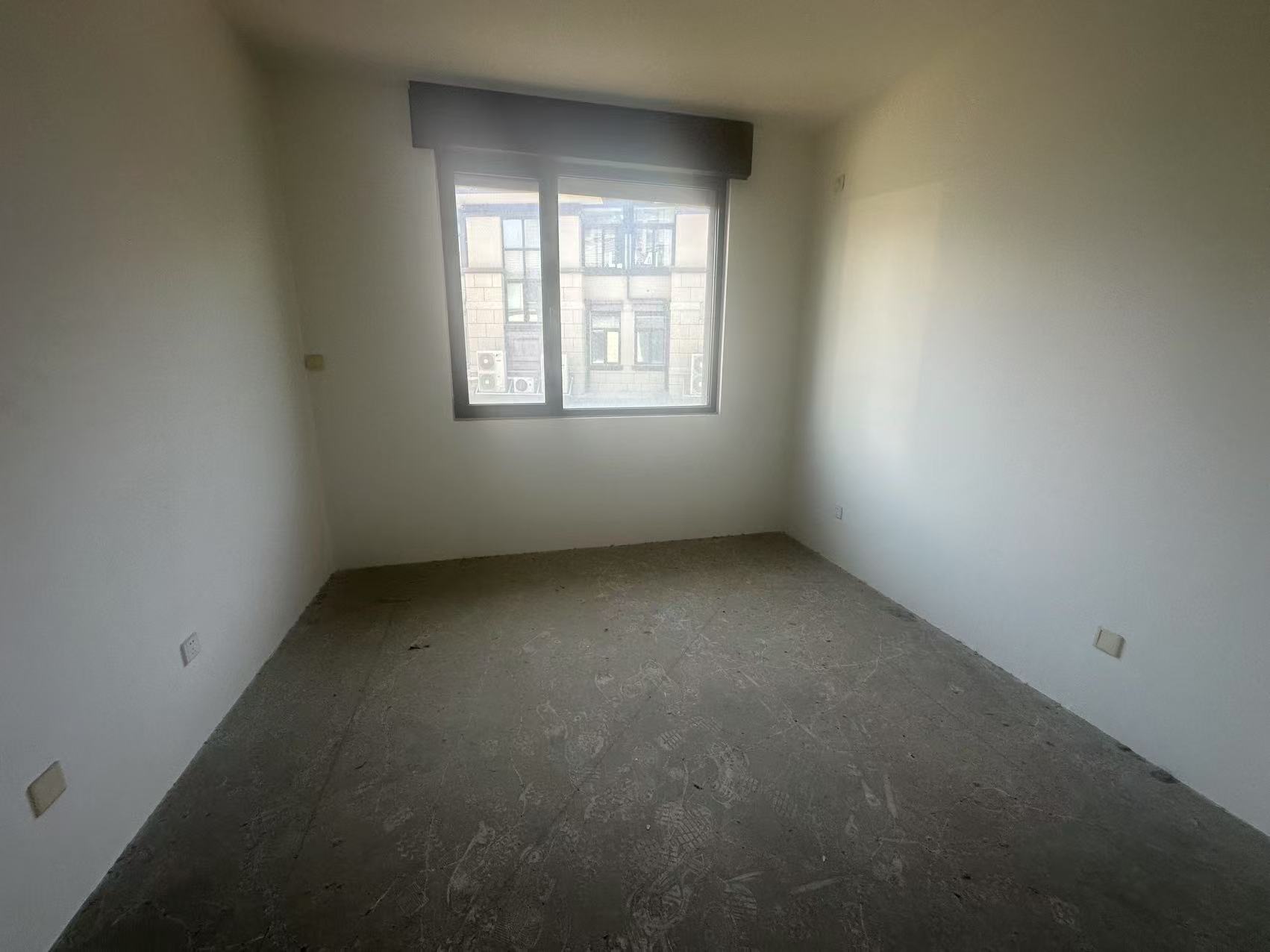 万濠山庄 4室3厅4卫 327.66m&sup2;