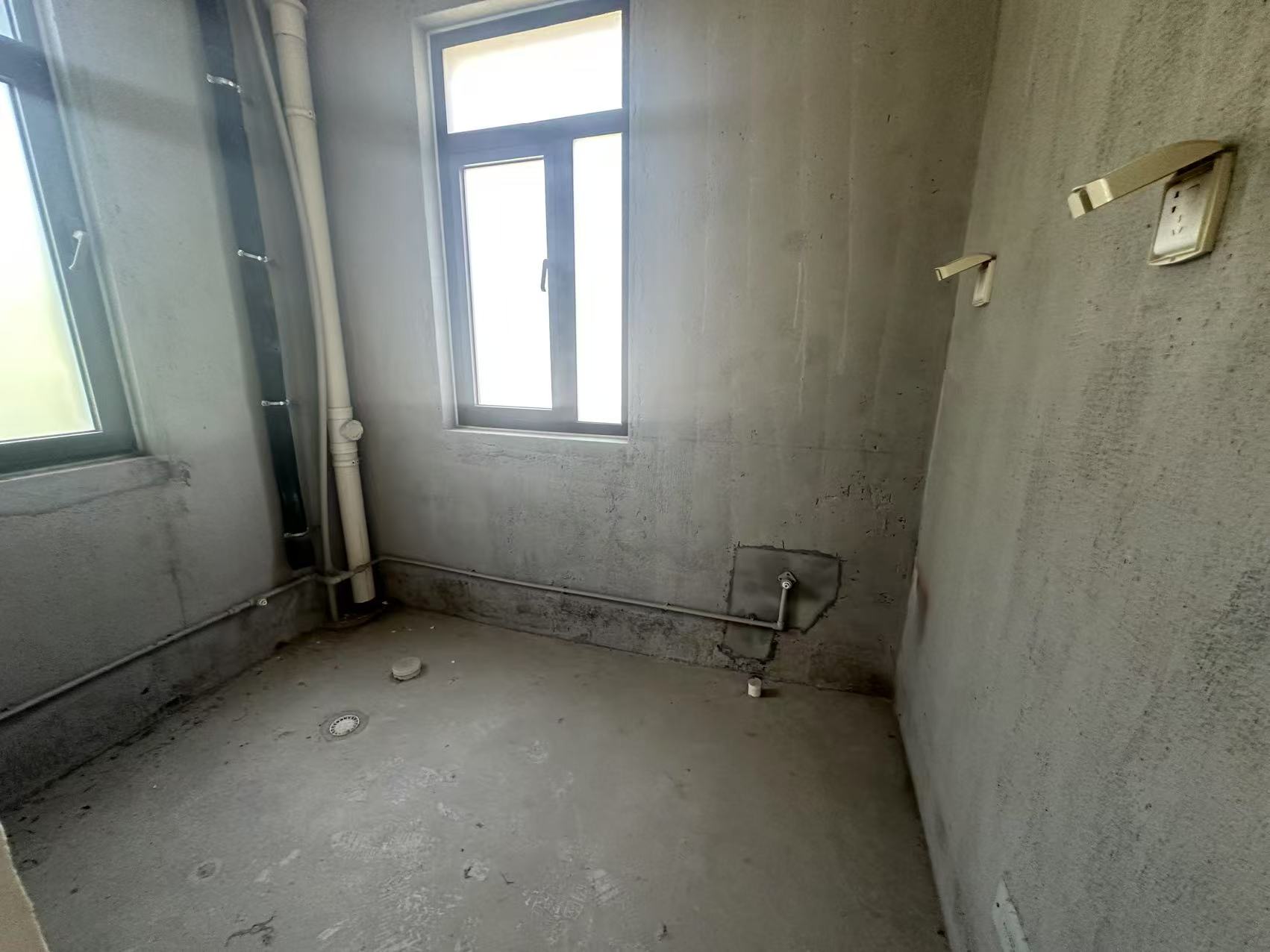 万濠山庄 4室3厅4卫 327.66m&sup2;