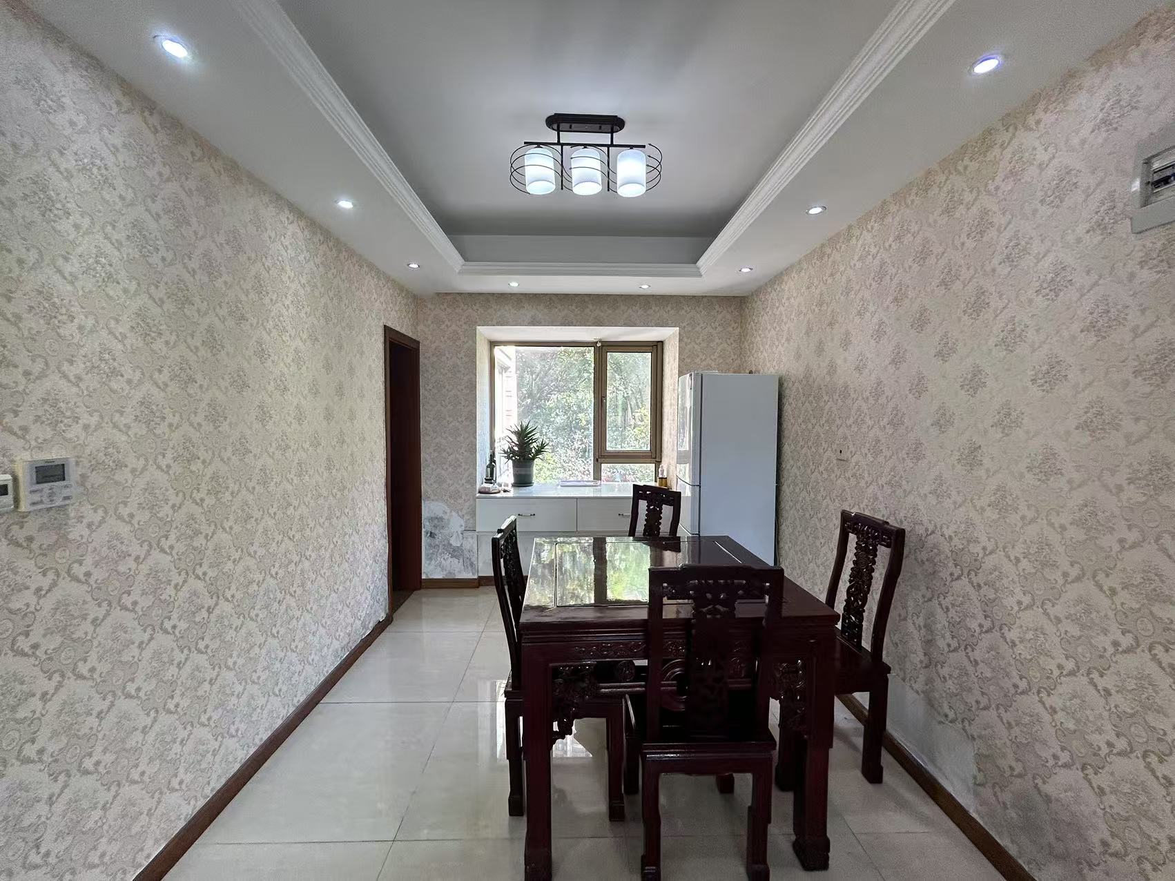 中南世纪花城二期 3室2厅2卫 141.4m&sup2;