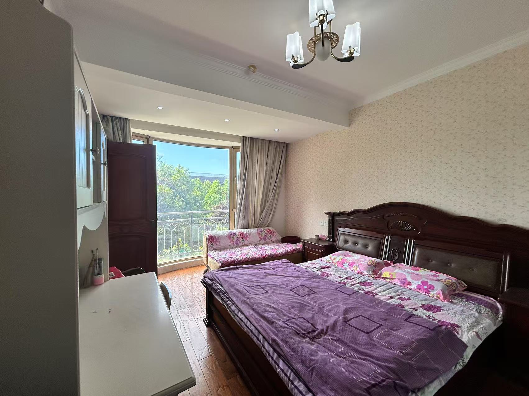 中南世纪花城二期 3室2厅2卫 141.4m&sup2;