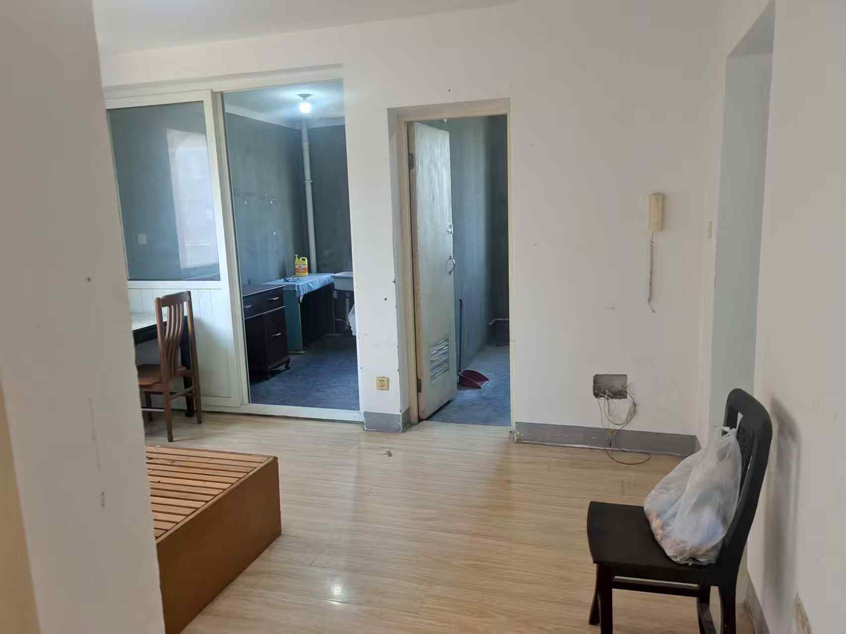 秦灶新村北区 1室1厅1卫 60m²