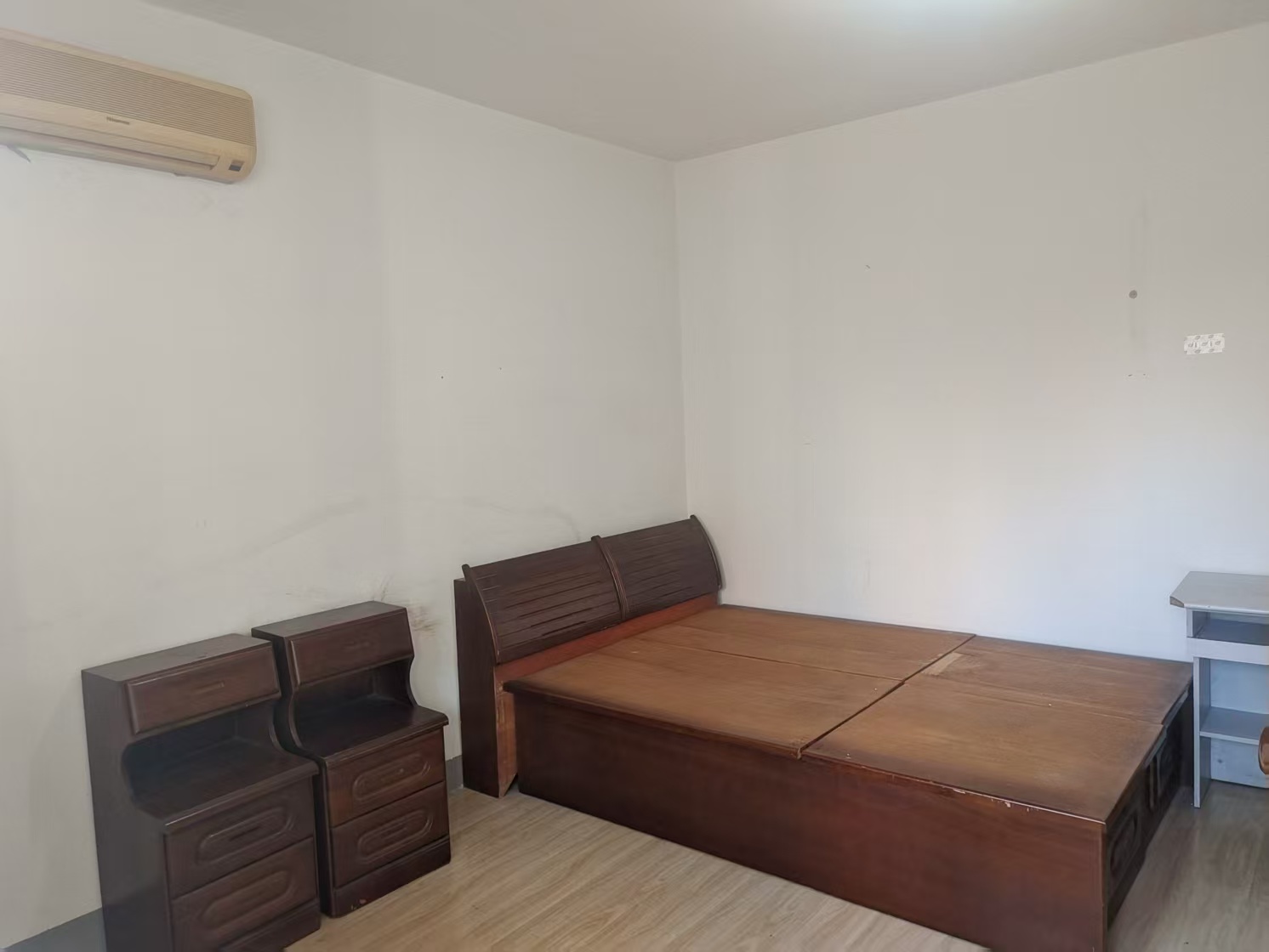 秦灶新村北区 1室1厅1卫 60m&sup2;