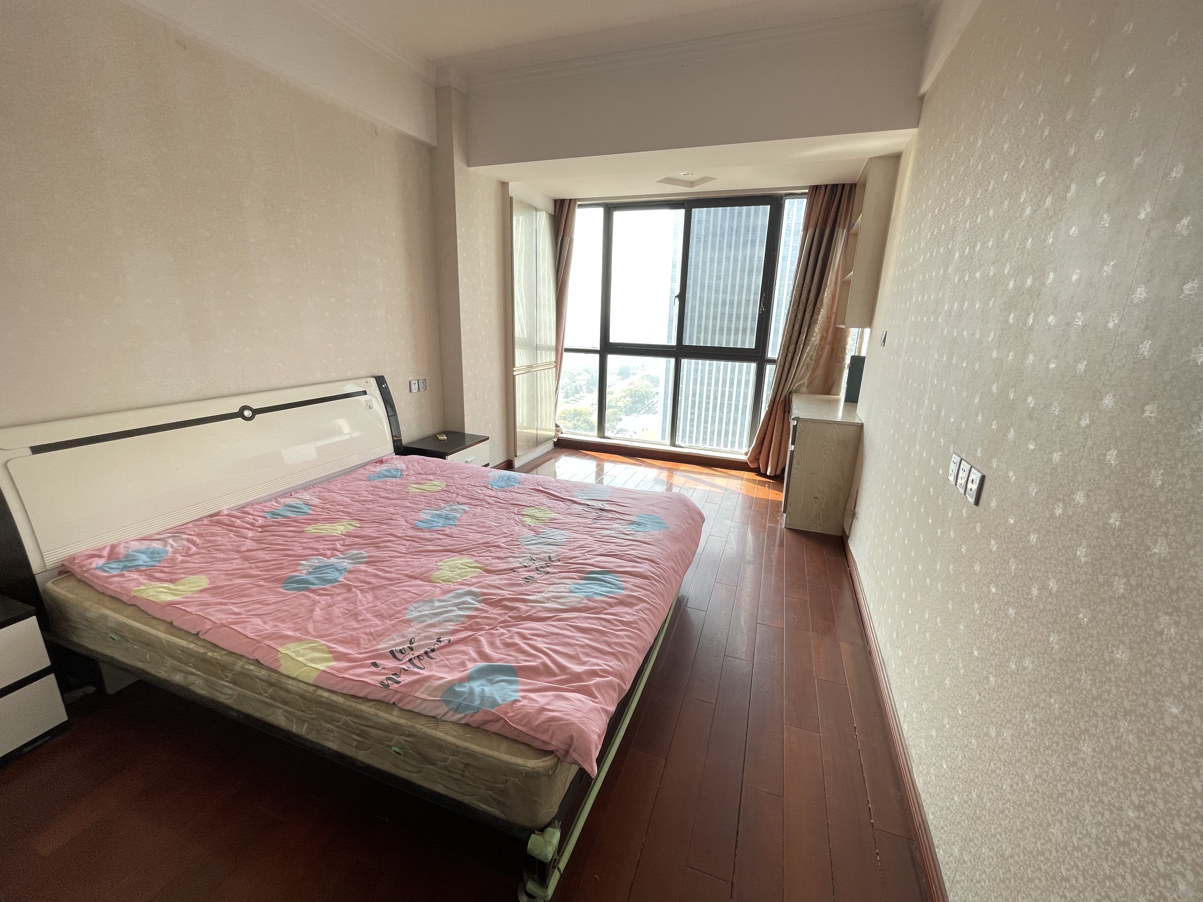 碧桂园云峯中心 3室2厅1卫 110.00m&sup2;