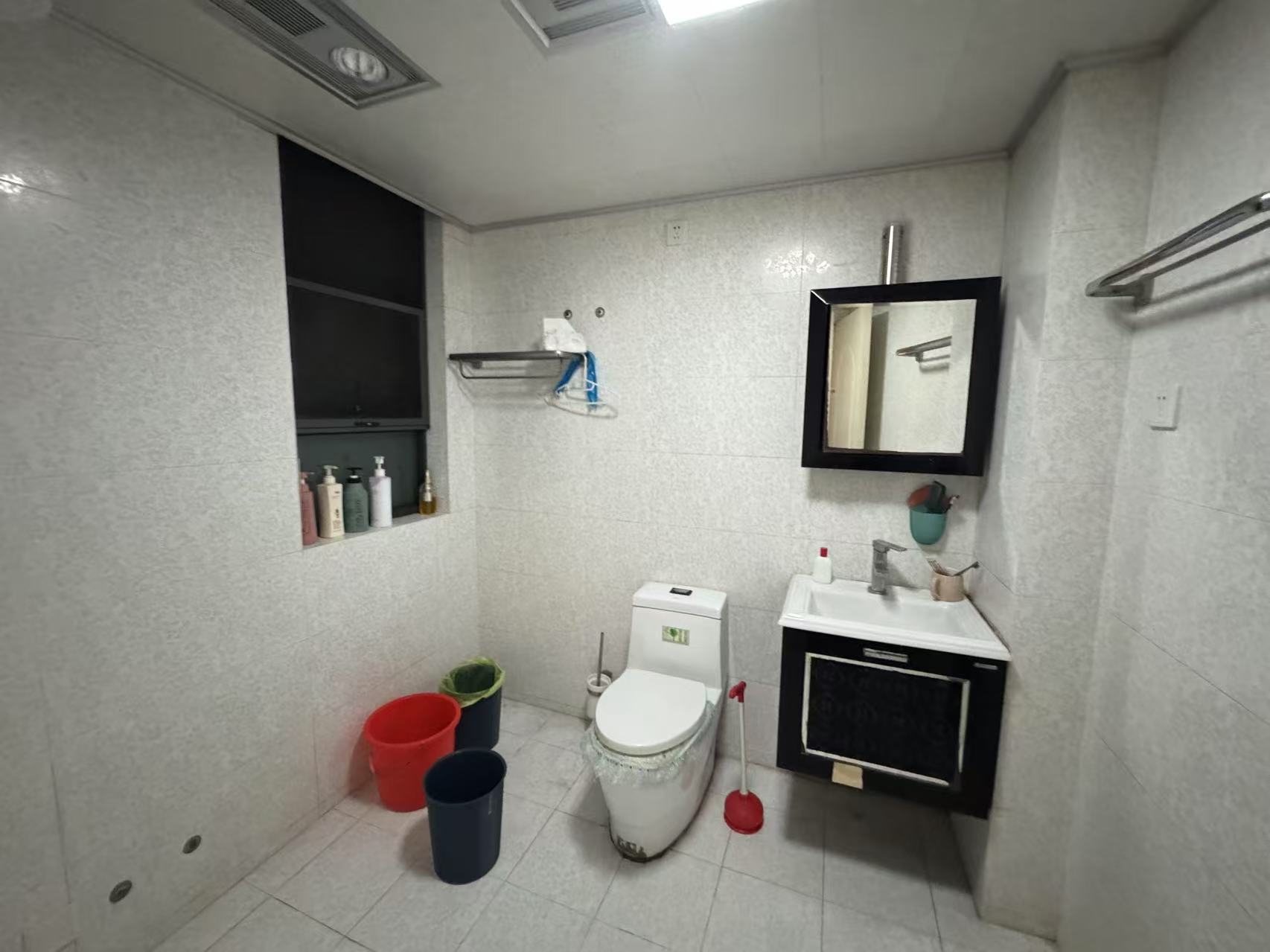 高迪晶城 4室2厅2卫 162.60m&sup2;