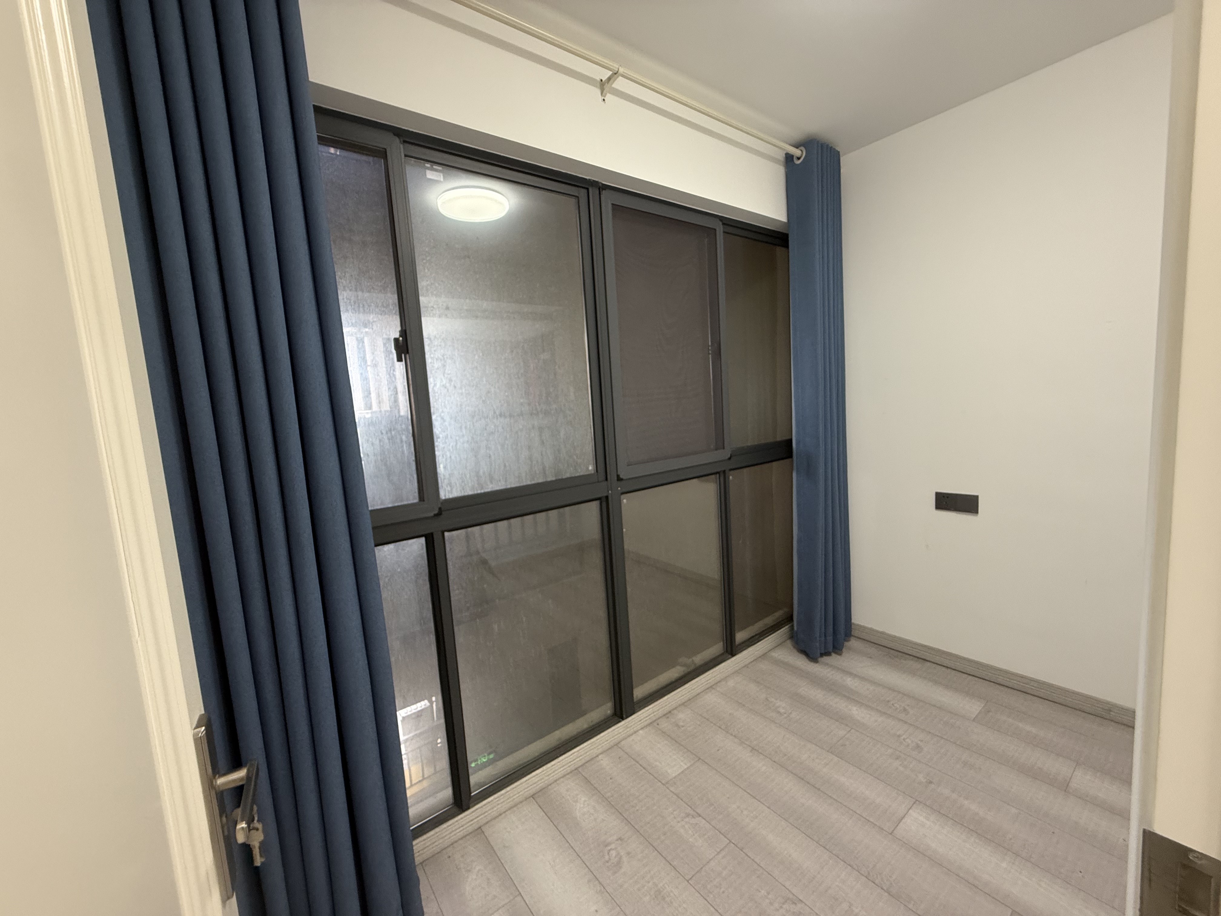 南山国际社区 4室2厅1卫 137.00m&sup2;