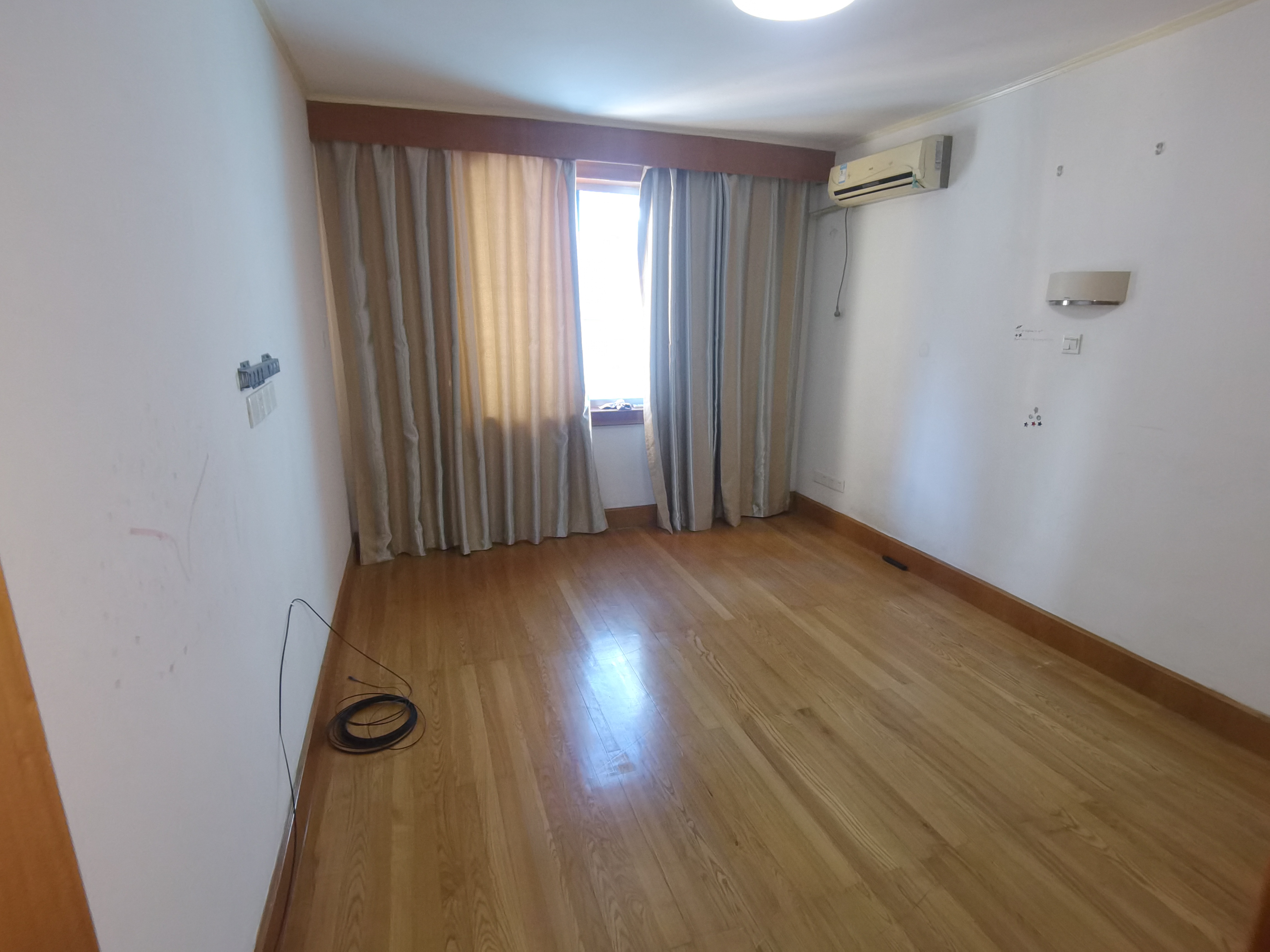 跃龙路93号 3室1厅1卫 87m&sup2;