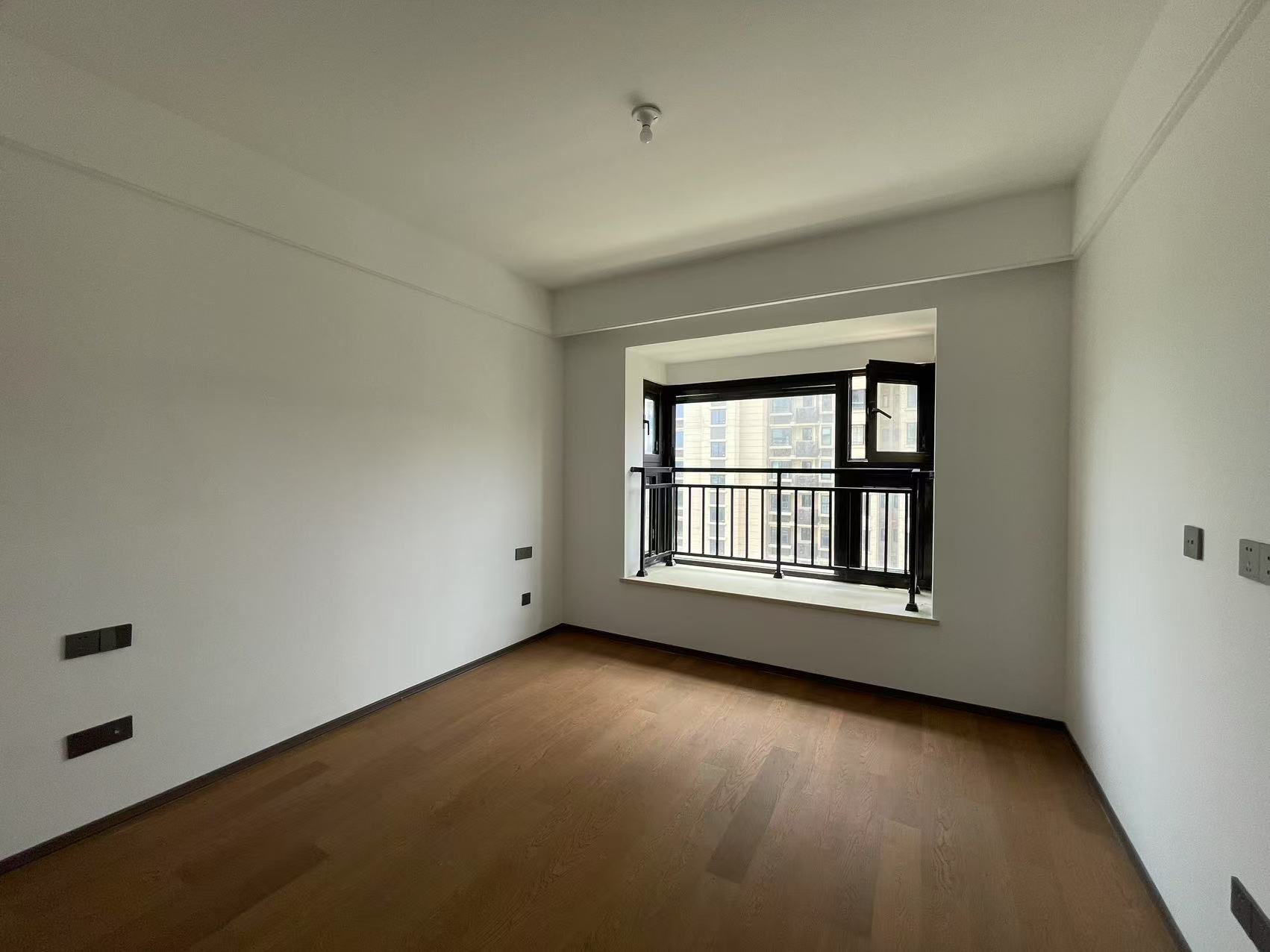 春风南岸东园 4室2厅2卫 138m&sup2;