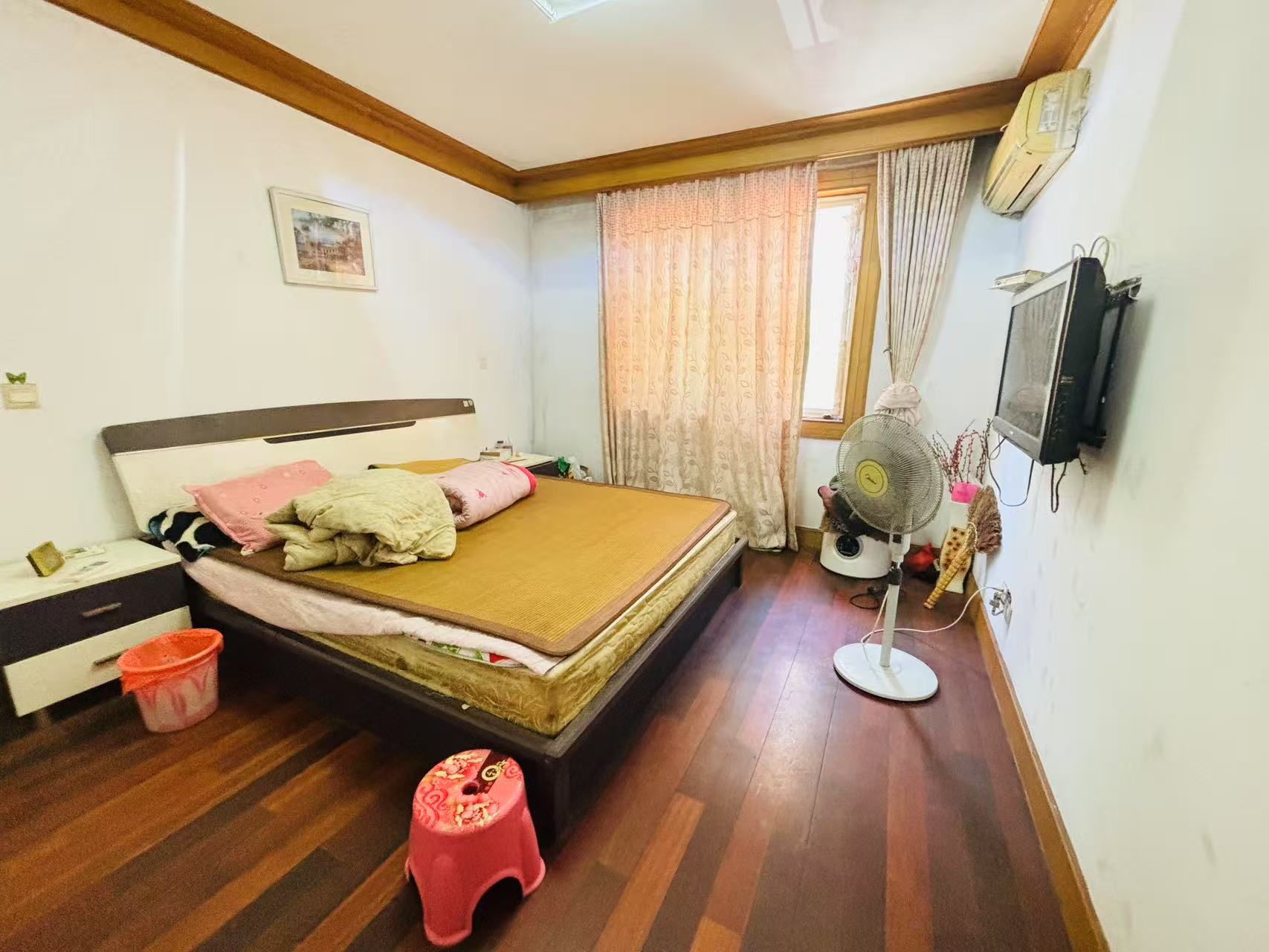 新桥新村 2室1厅1卫 89m&sup2;