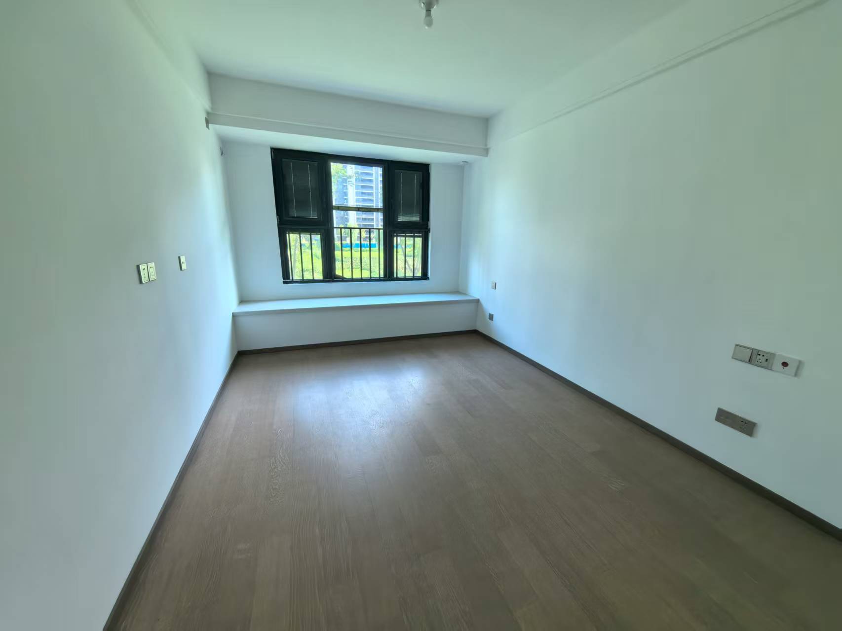 华禧铭苑 3室2厅1卫 102m&sup2;