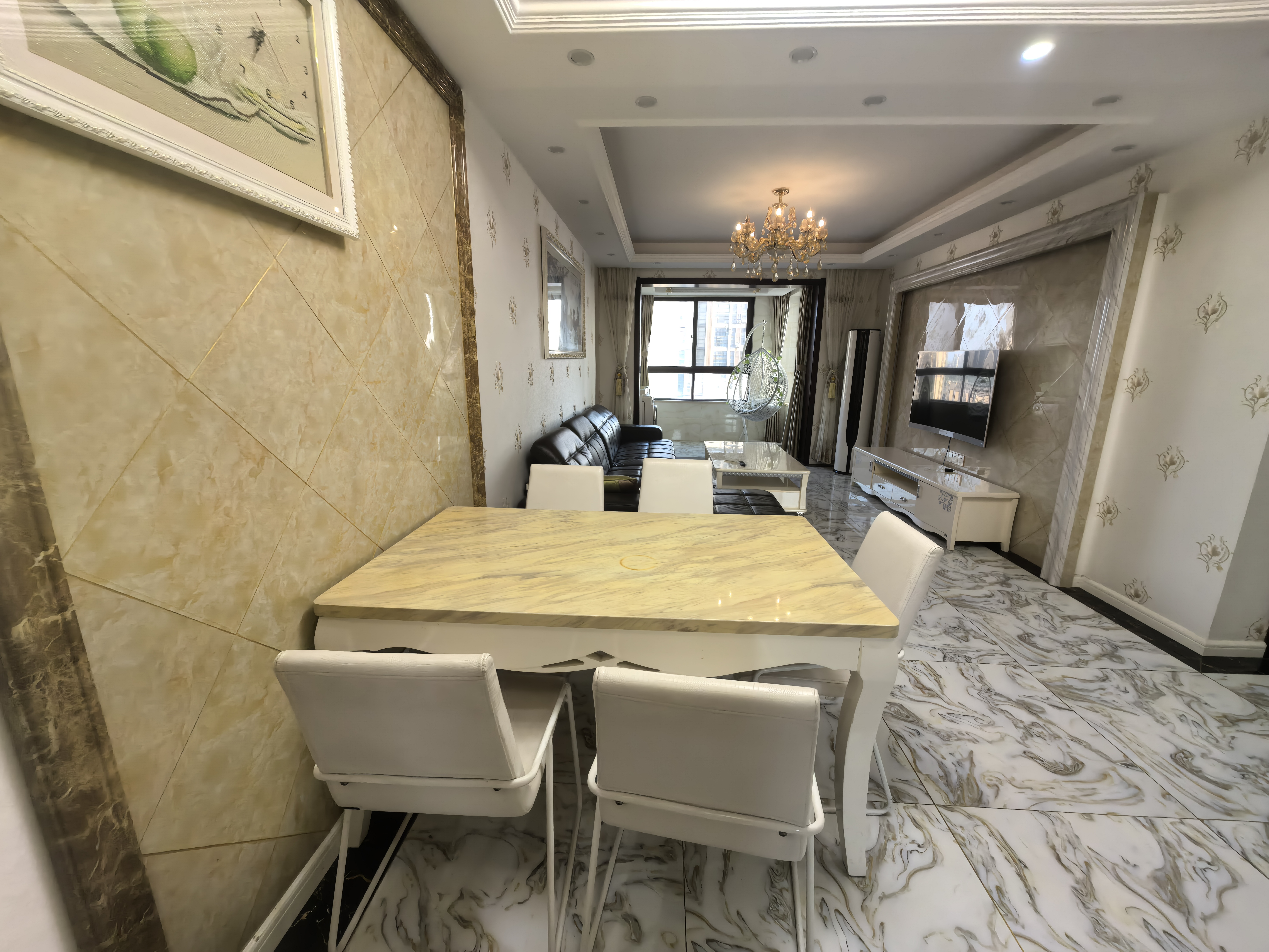 书香华府小区 3室2厅1卫 107.46m²